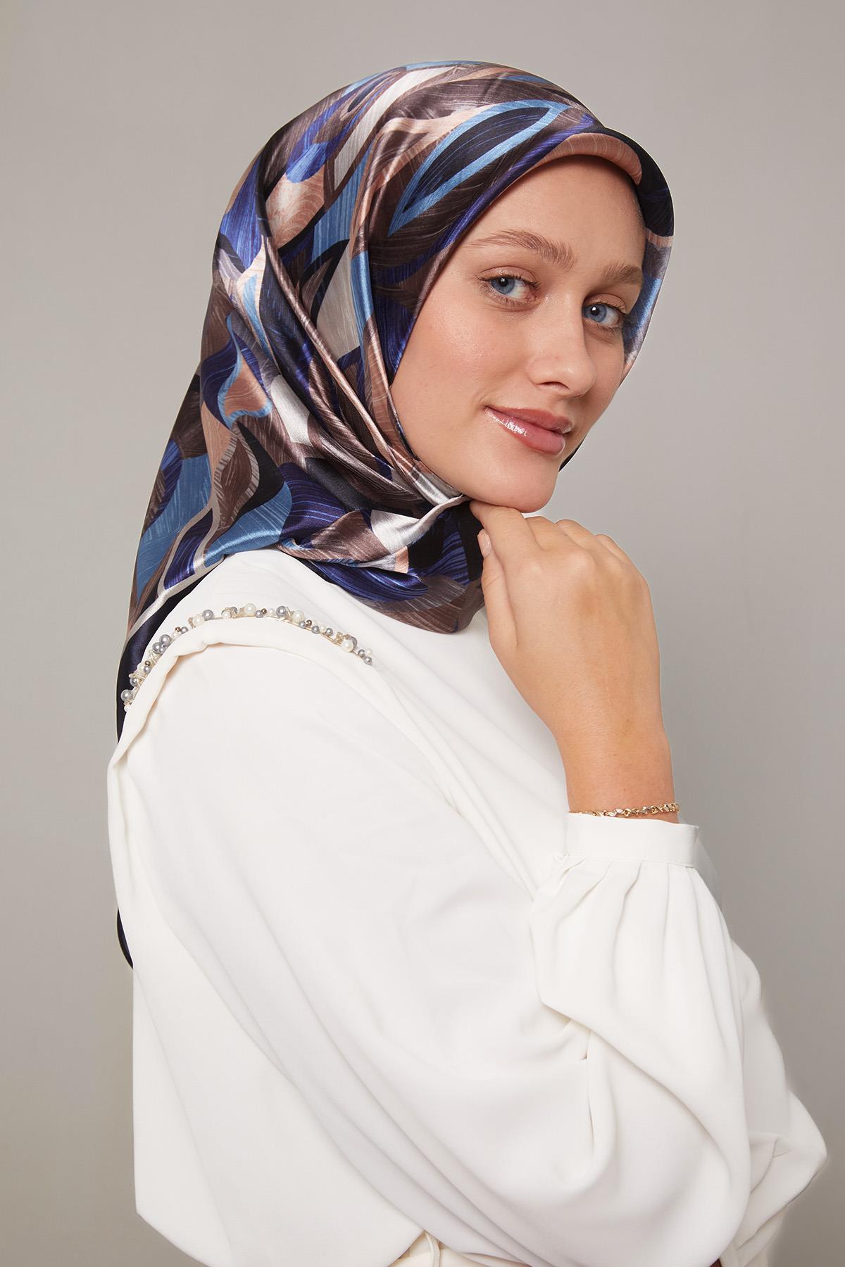 Fivescarf Lacivert Çiçek Desen Kristal Eşarp