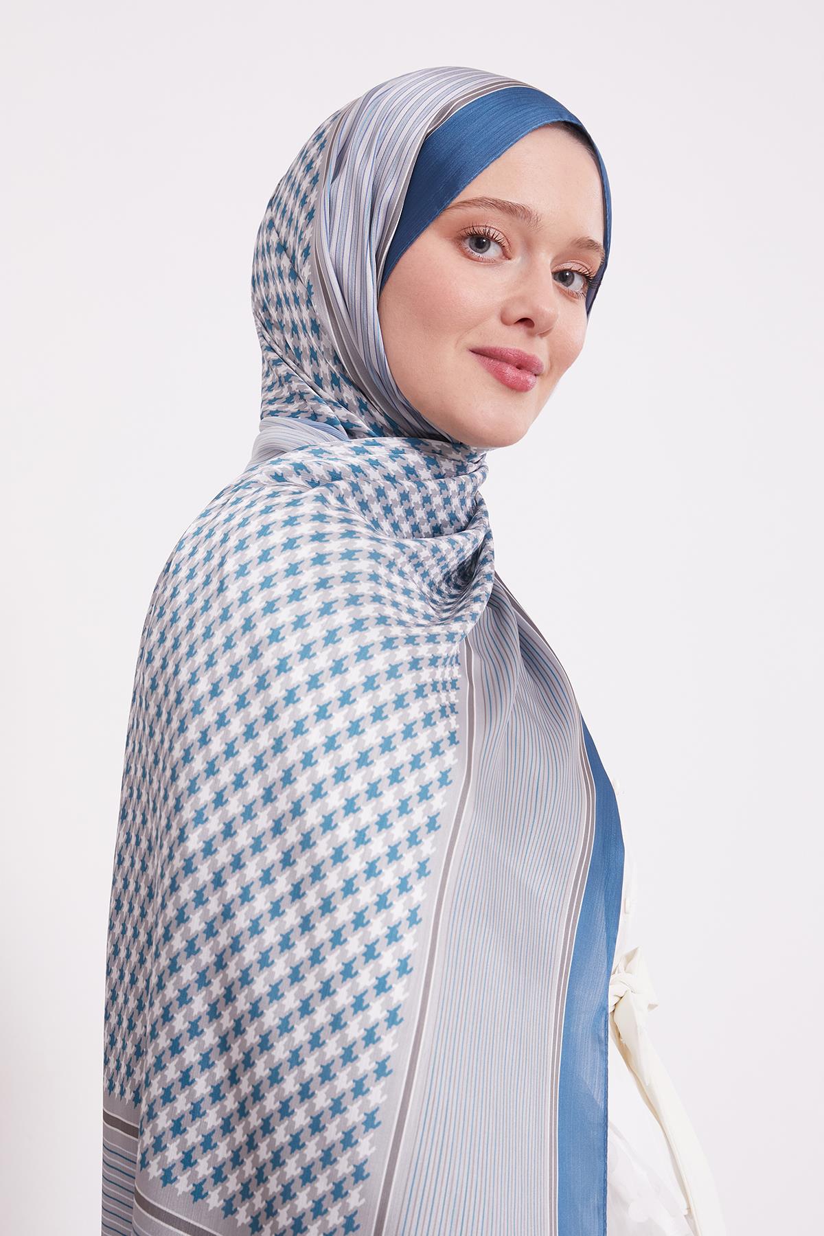 Fivescarf Mavi Kazayağı Desen Brand Şal