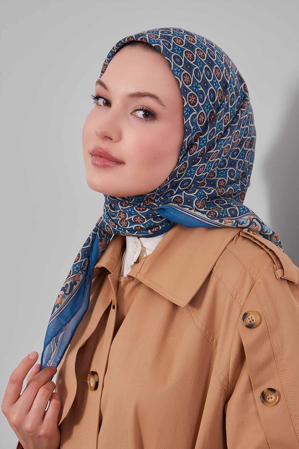 Fivescarf Mavi Papatya Desen Silk Coton Eşarp