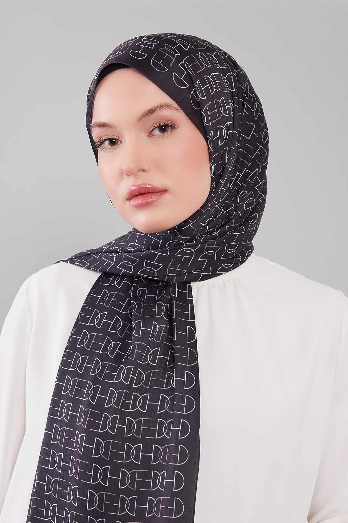 Fivescarf Siyah - Bej Harf Desen Brand Şal