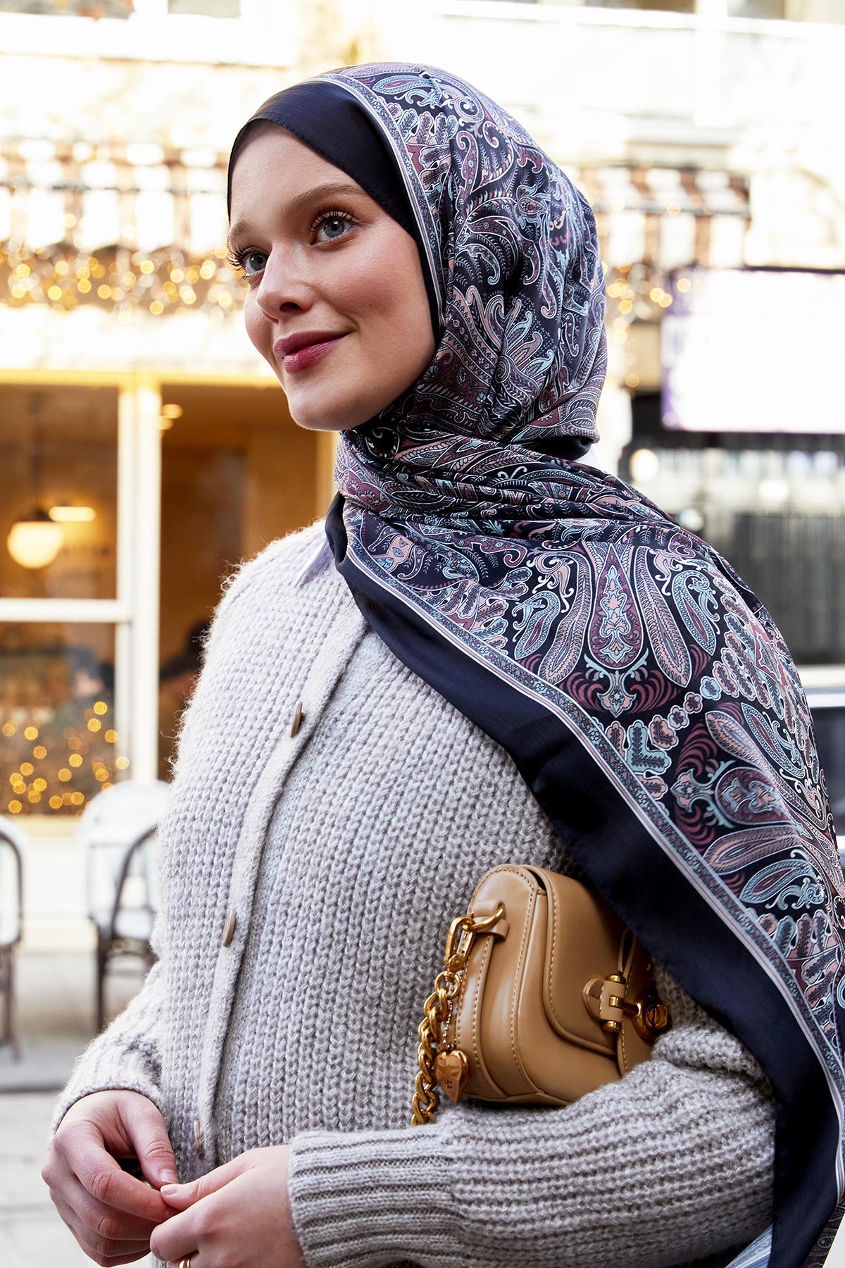Fivescarf Siyah-Bej Motif Desen Brand Şal