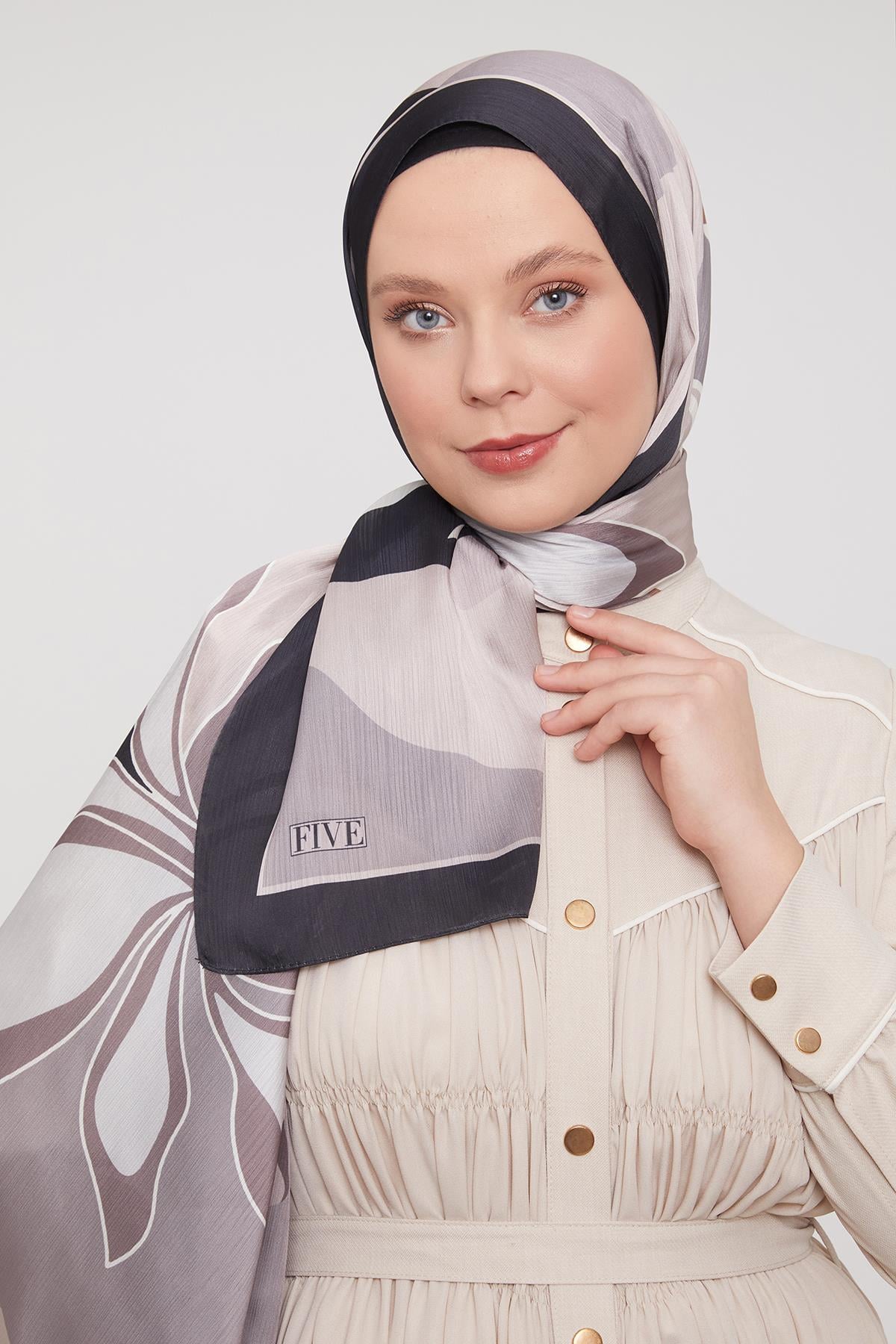 Fivescarf Siyah-Bej Soyut Çiçek Desen Brand Şal