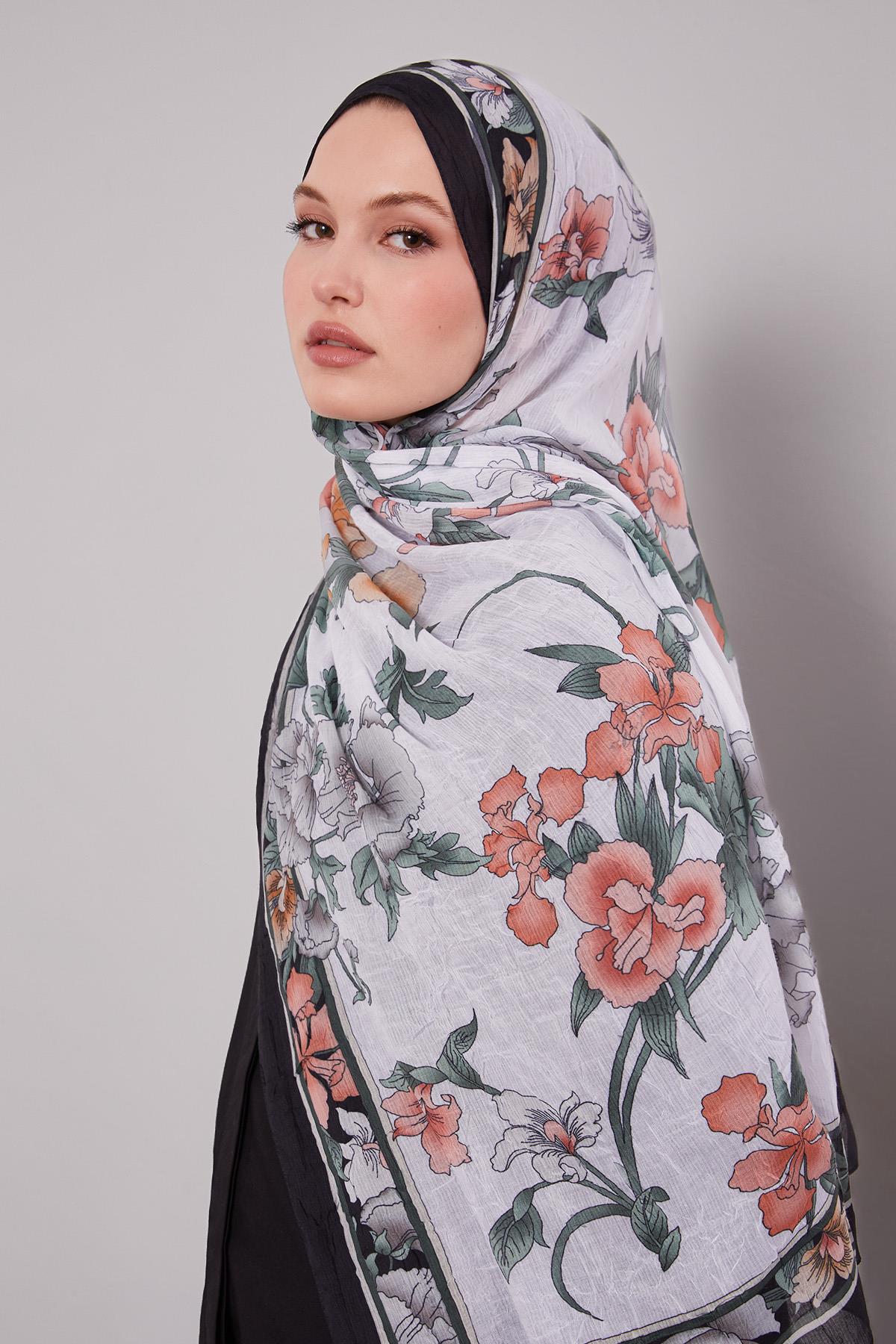 Fivescarf Siyah-Beyaz Kenar Çiçek Desenli Craze Comfort Şal