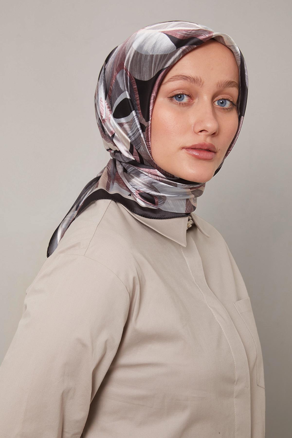 Fivescarf Siyah Çiçek Desen Kristal Eşarp