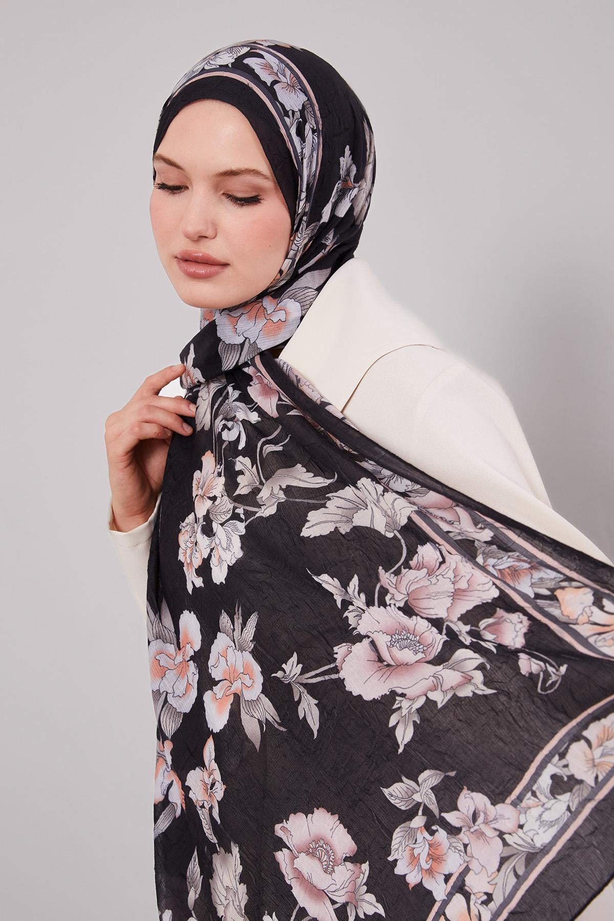 Fivescarf Siyah Kenar Çiçek Desenli Craze Comfort Şal