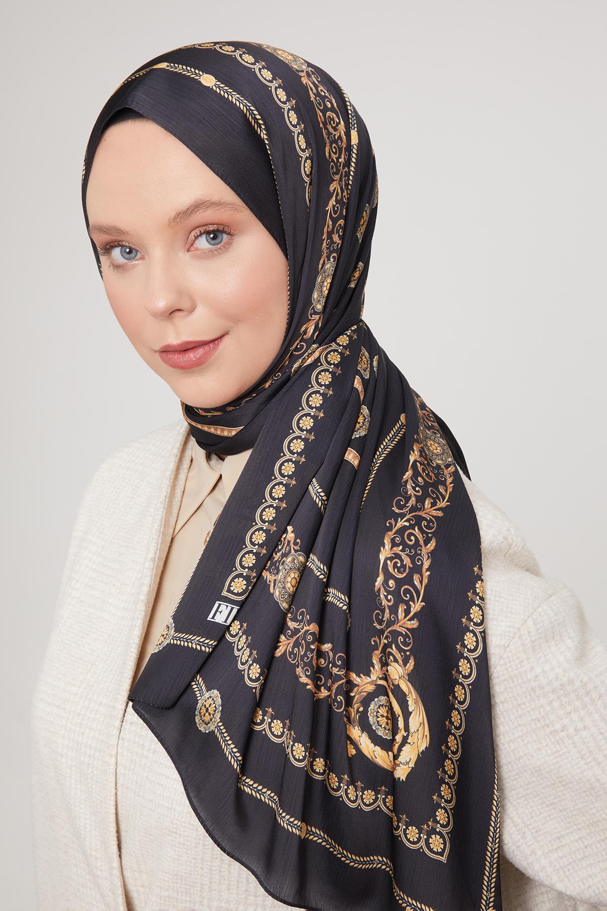 Fivescarf Siyah Varak İşlemeli Brand Şal