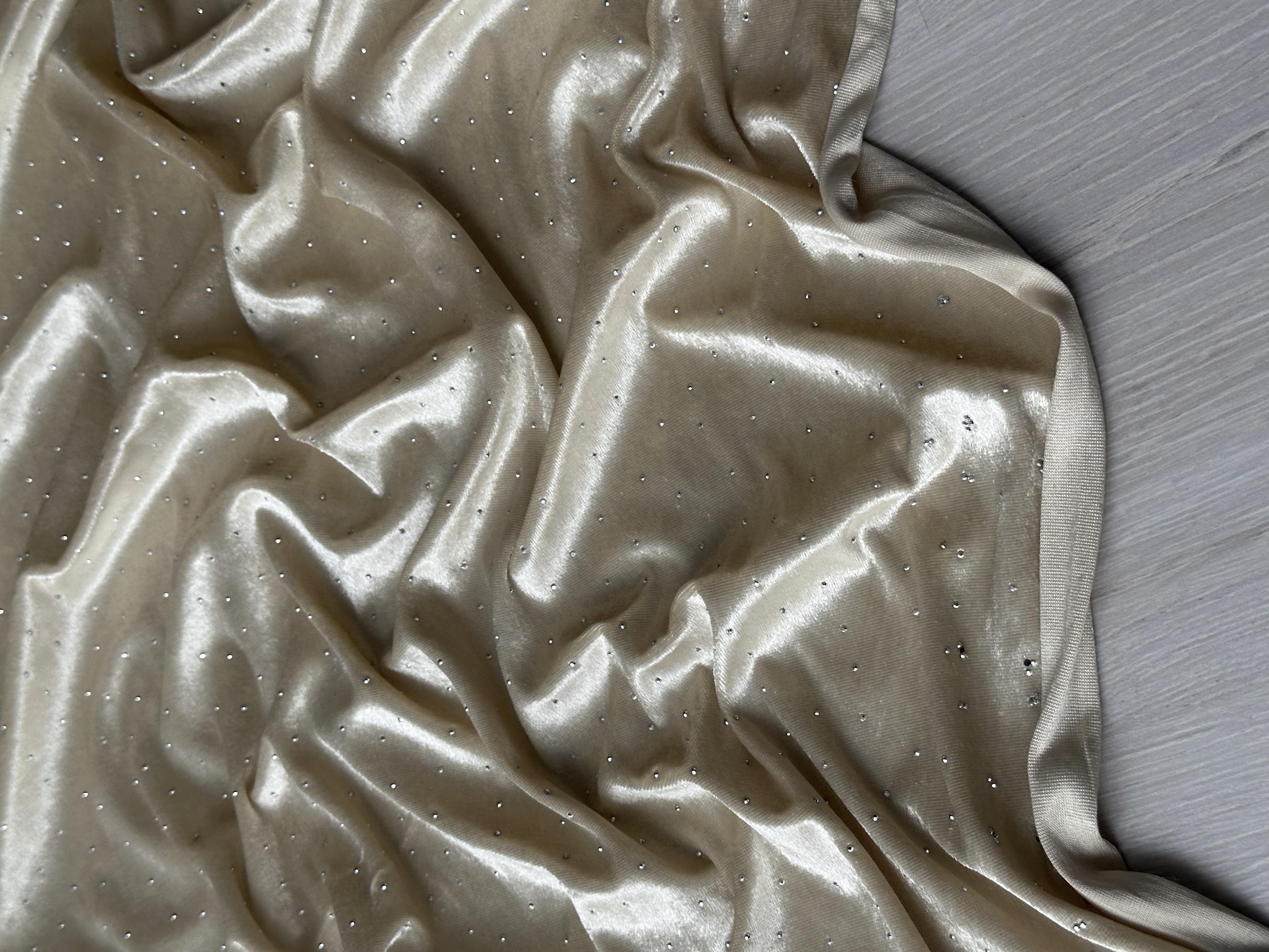 TAŞLI İTHAL KADİFE - KREM