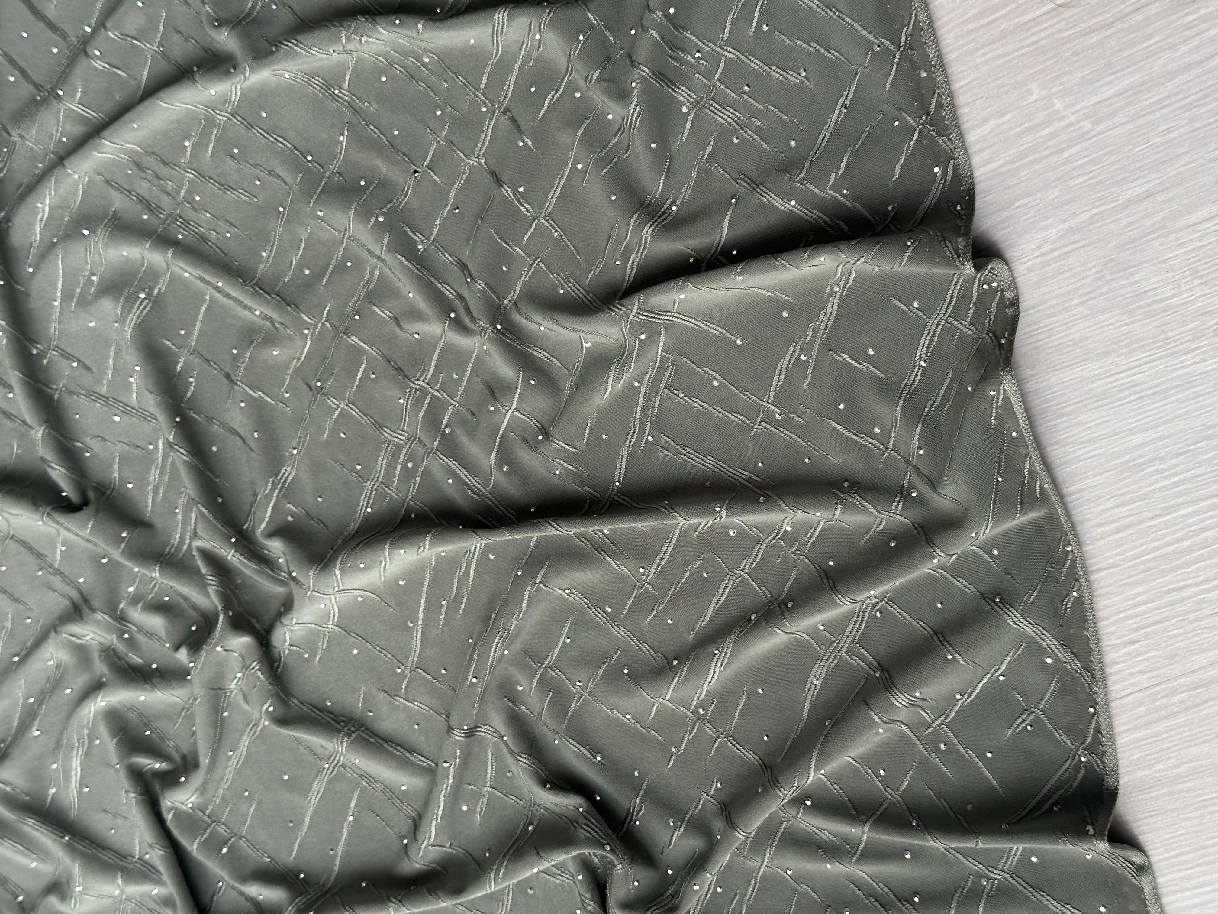 TAŞLI JAKAR SANDY - ÇAĞLA YEŞİLİ