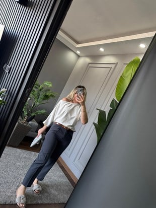 KEMERLİ KUMAŞ PANTOLON 