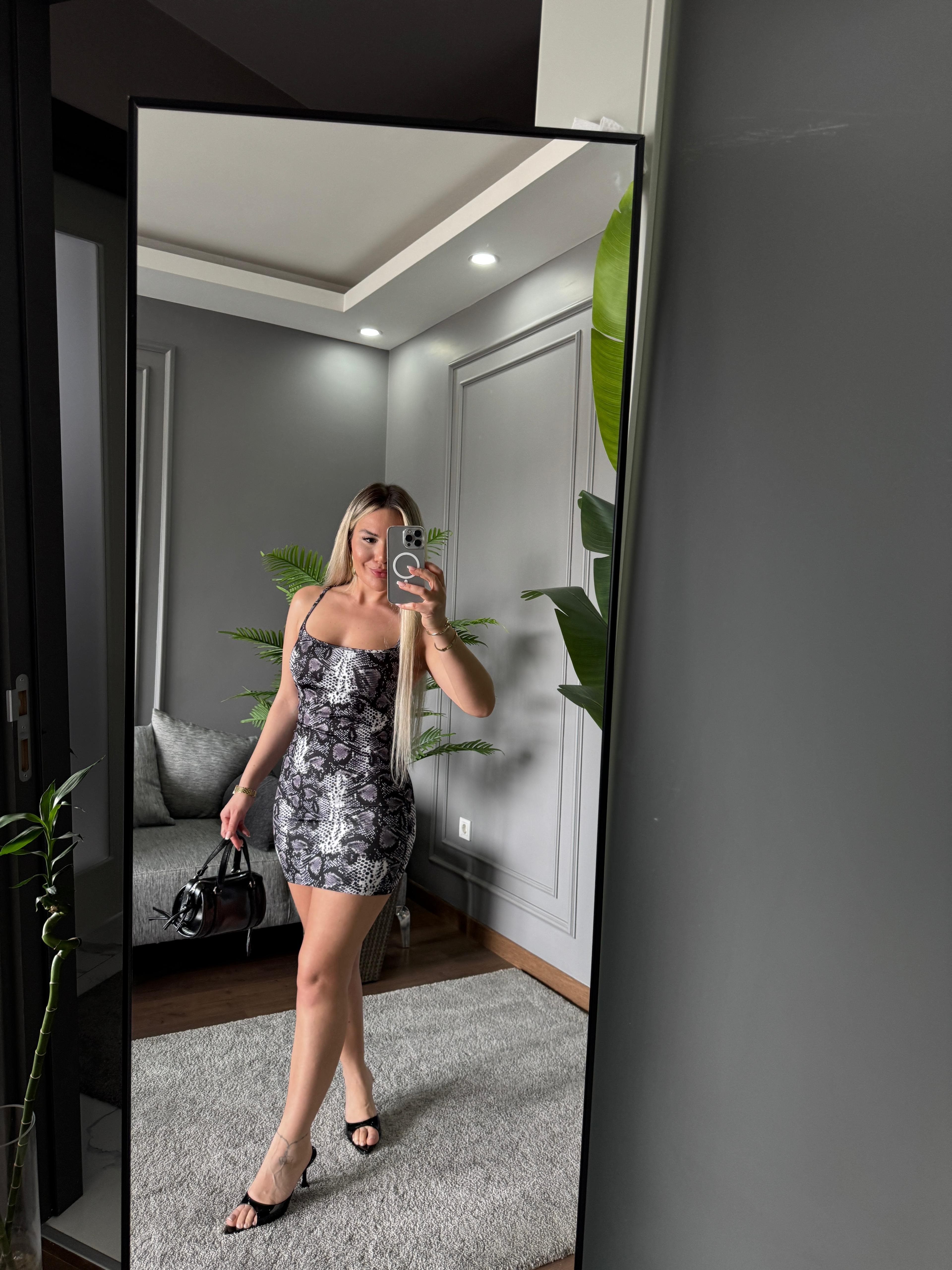 ASKILI MİNİ ELBİSE