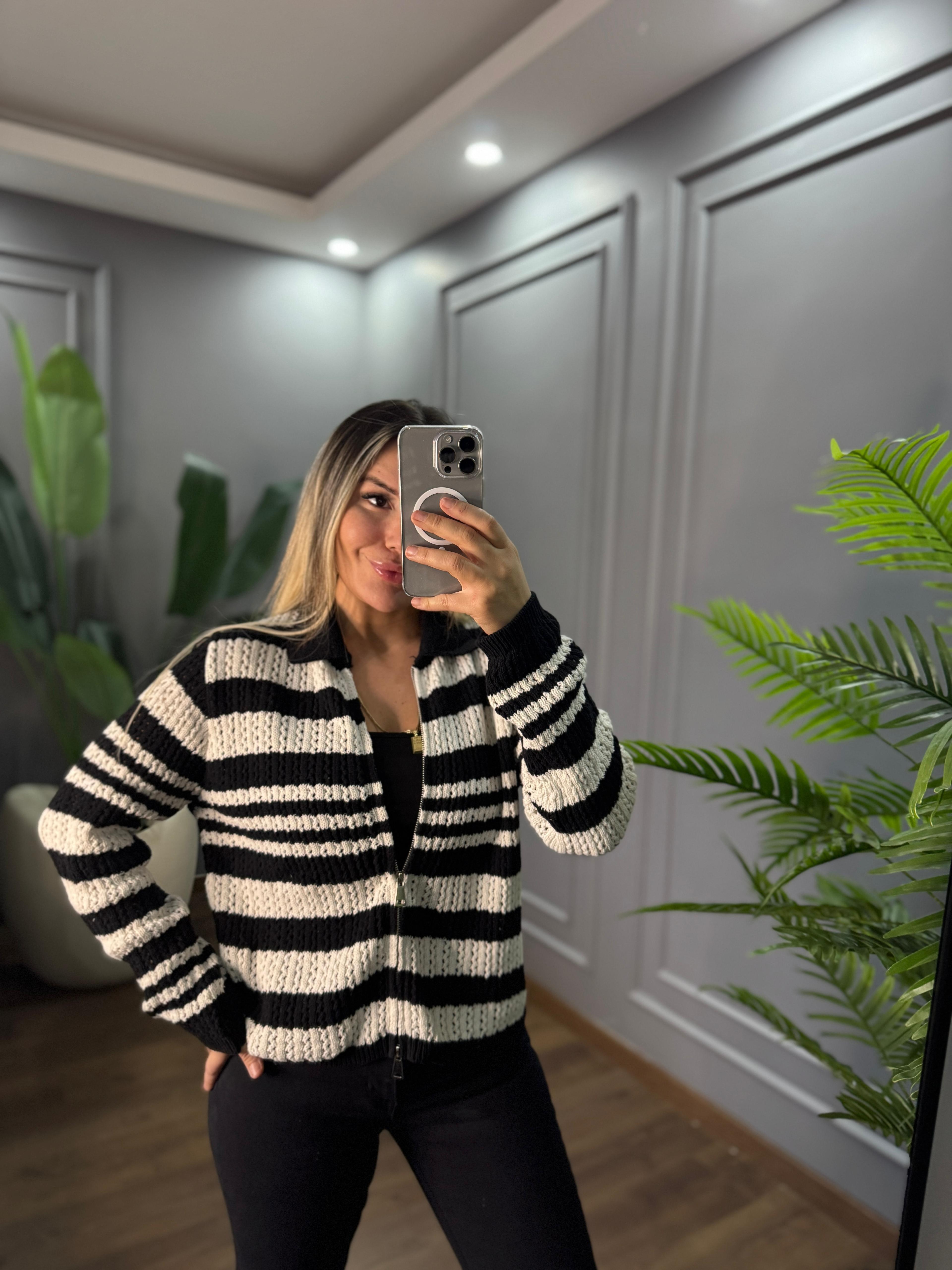 ÇİFT FERMUARLI TRİKO HIRKA