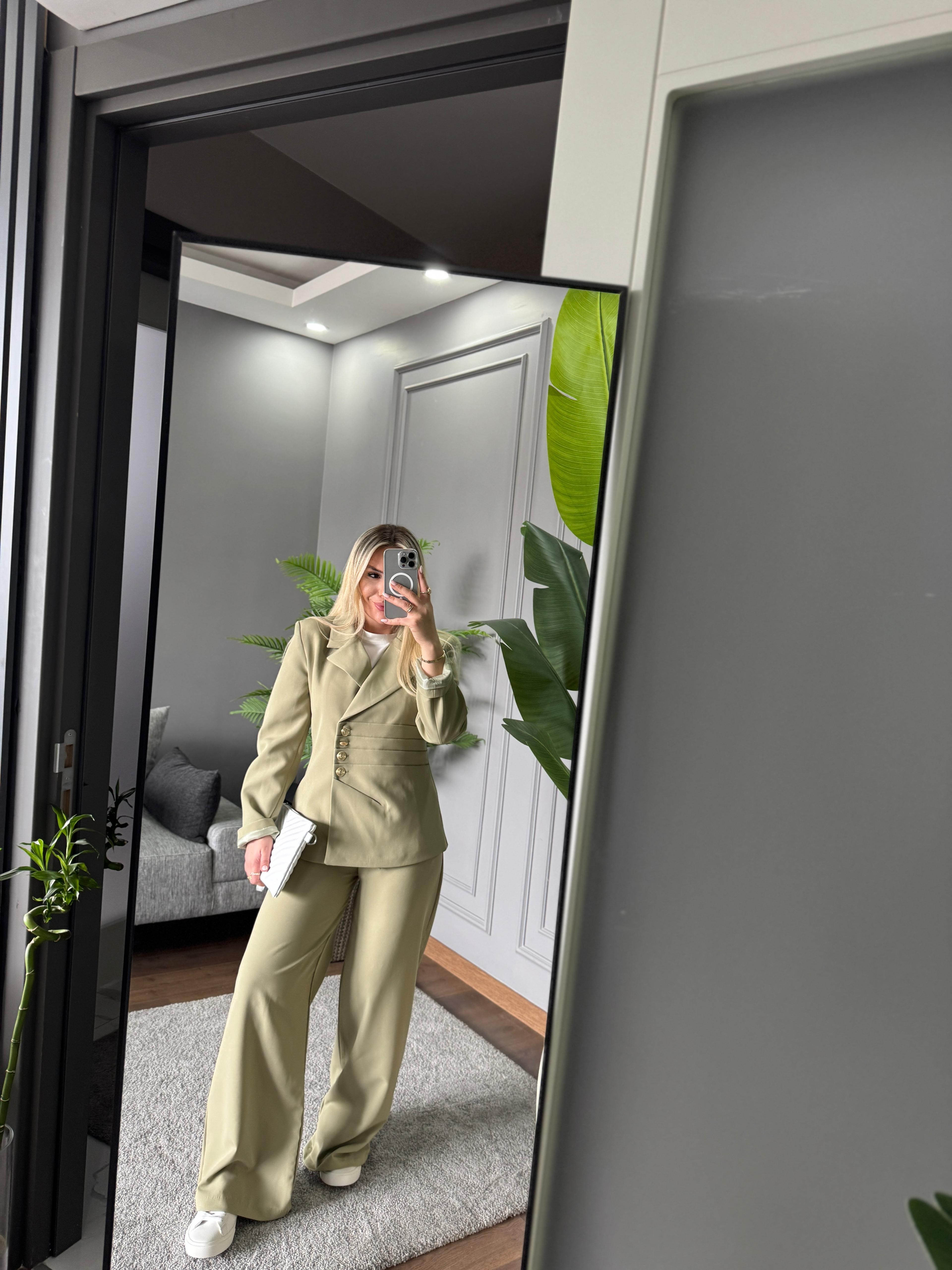 DÜĞME DETAY BLAZER TAKIM