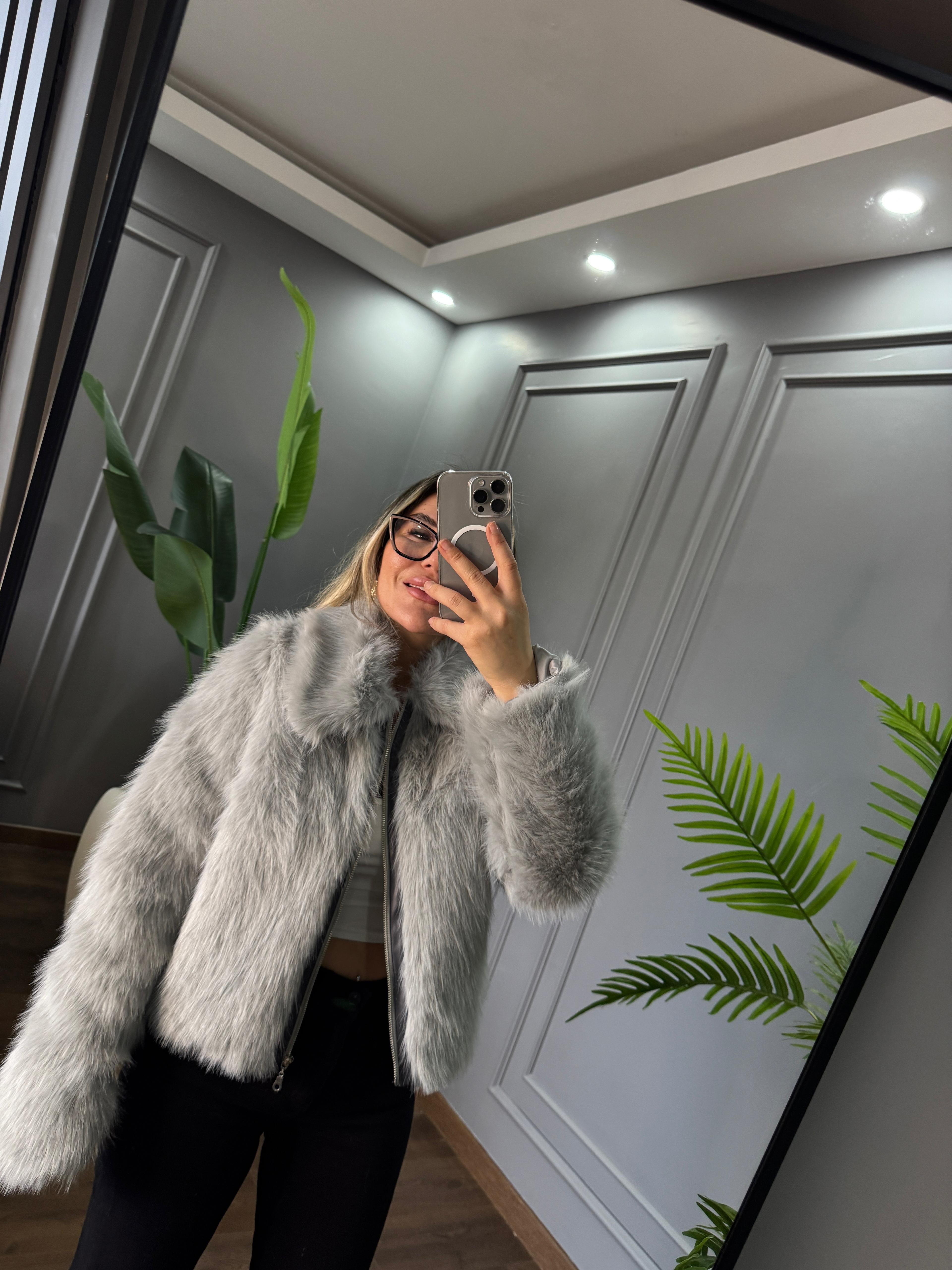 FERMUARLI  YAKA DETAY KÜRK