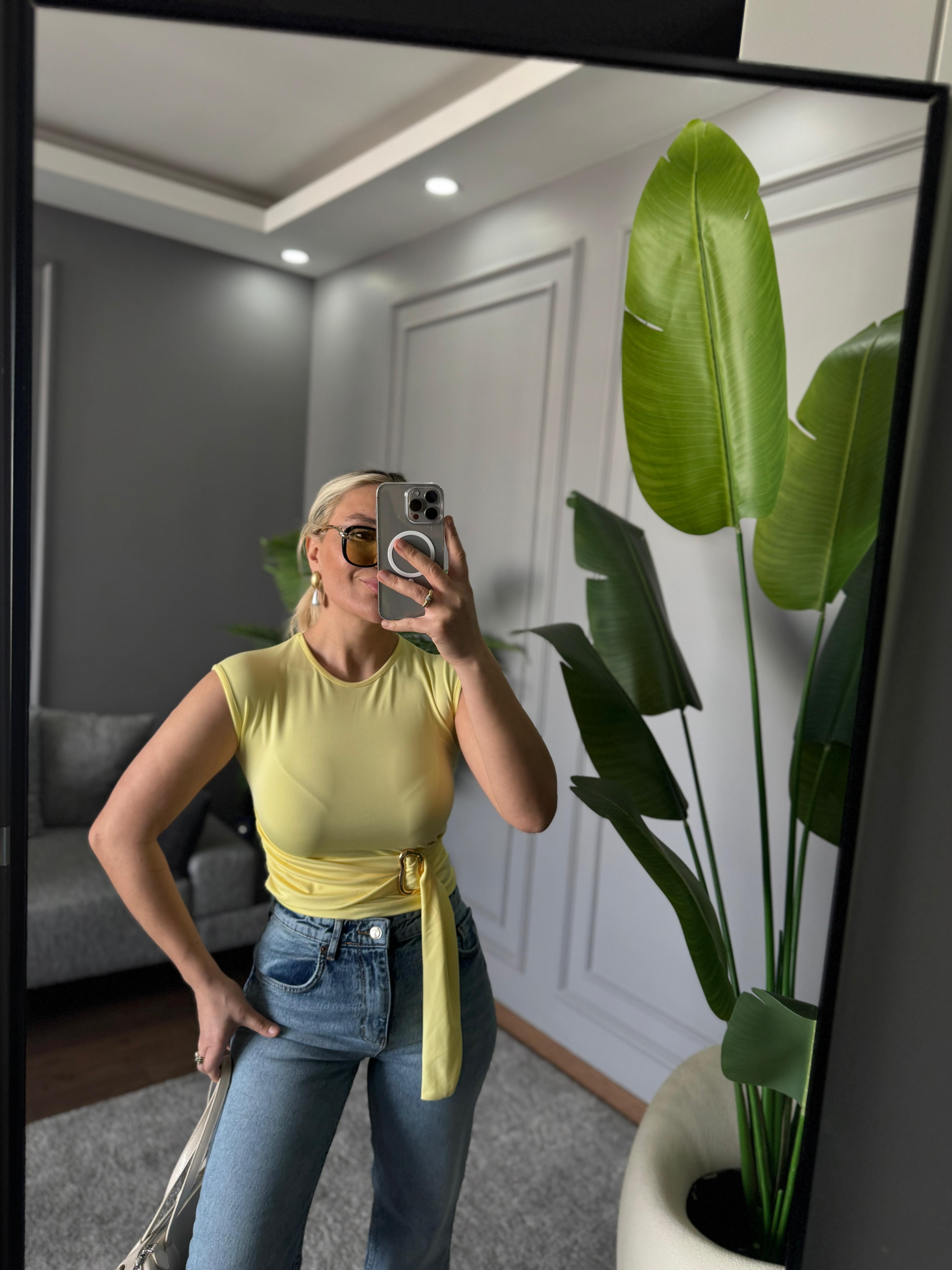 GOLD DETAY KISA KOL BLUZ 