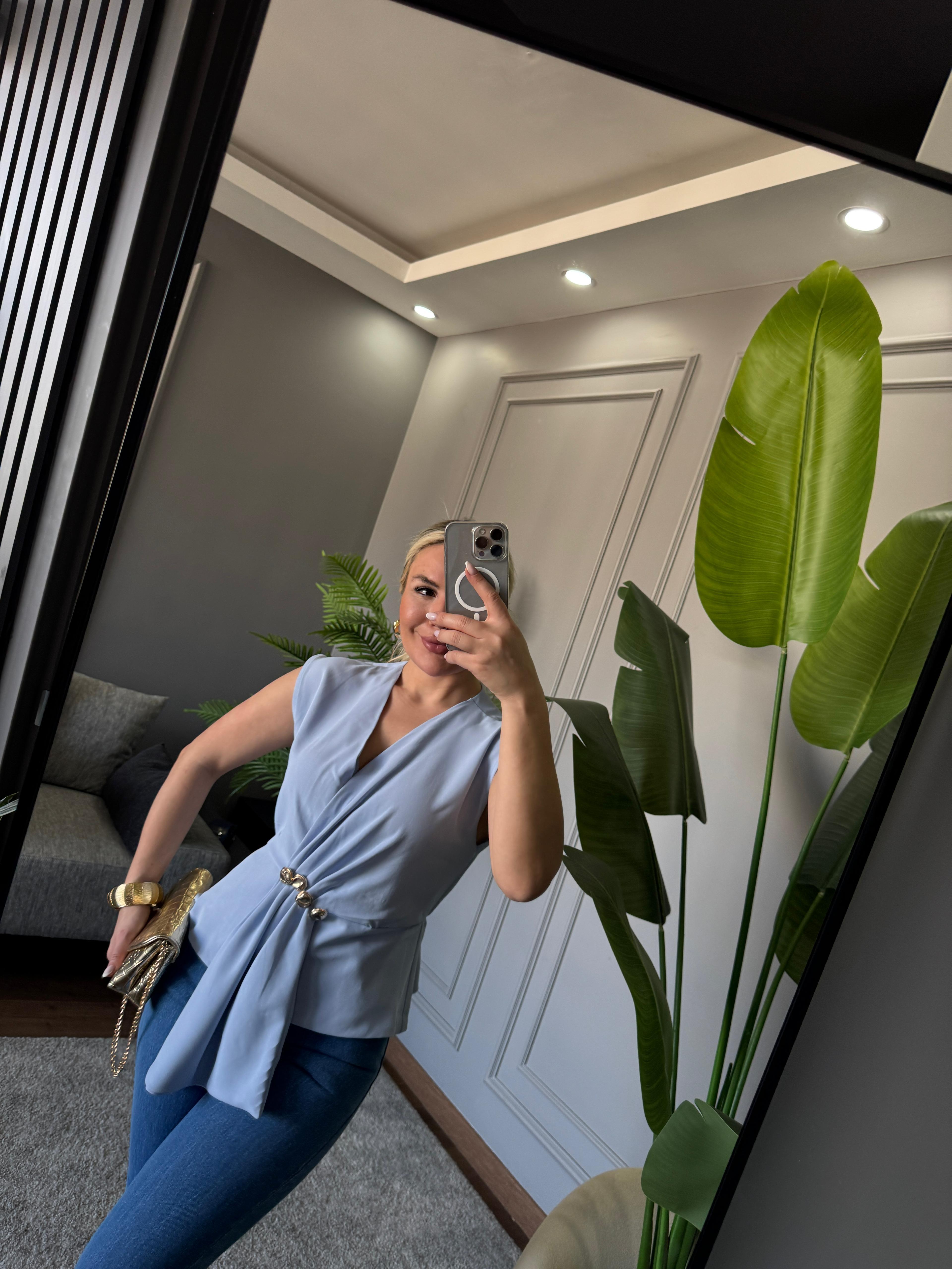 GOLD DETAY ŞIK BLUZ 