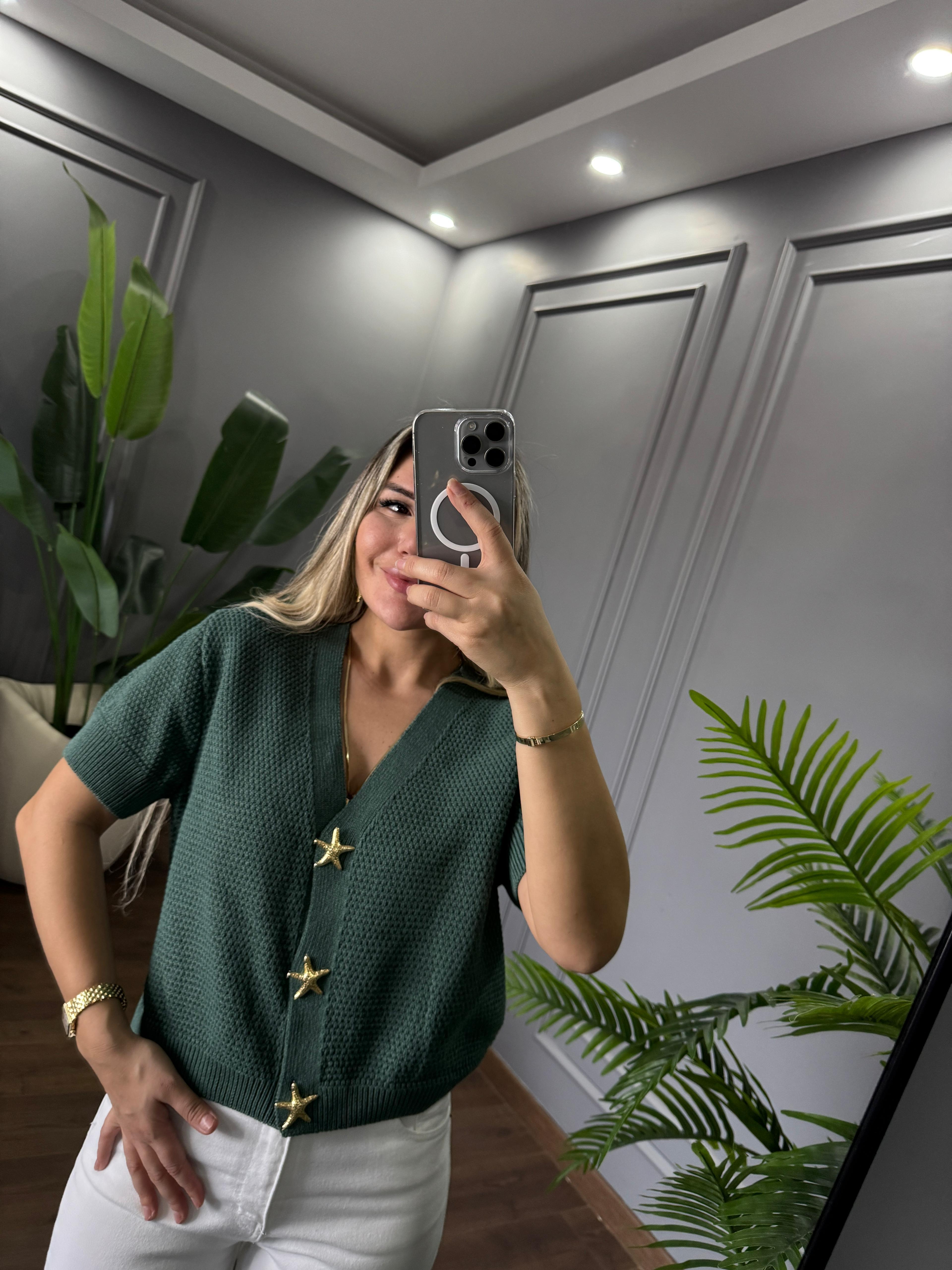 GOLD DÜĞMELİ TRİKO HIRKA 