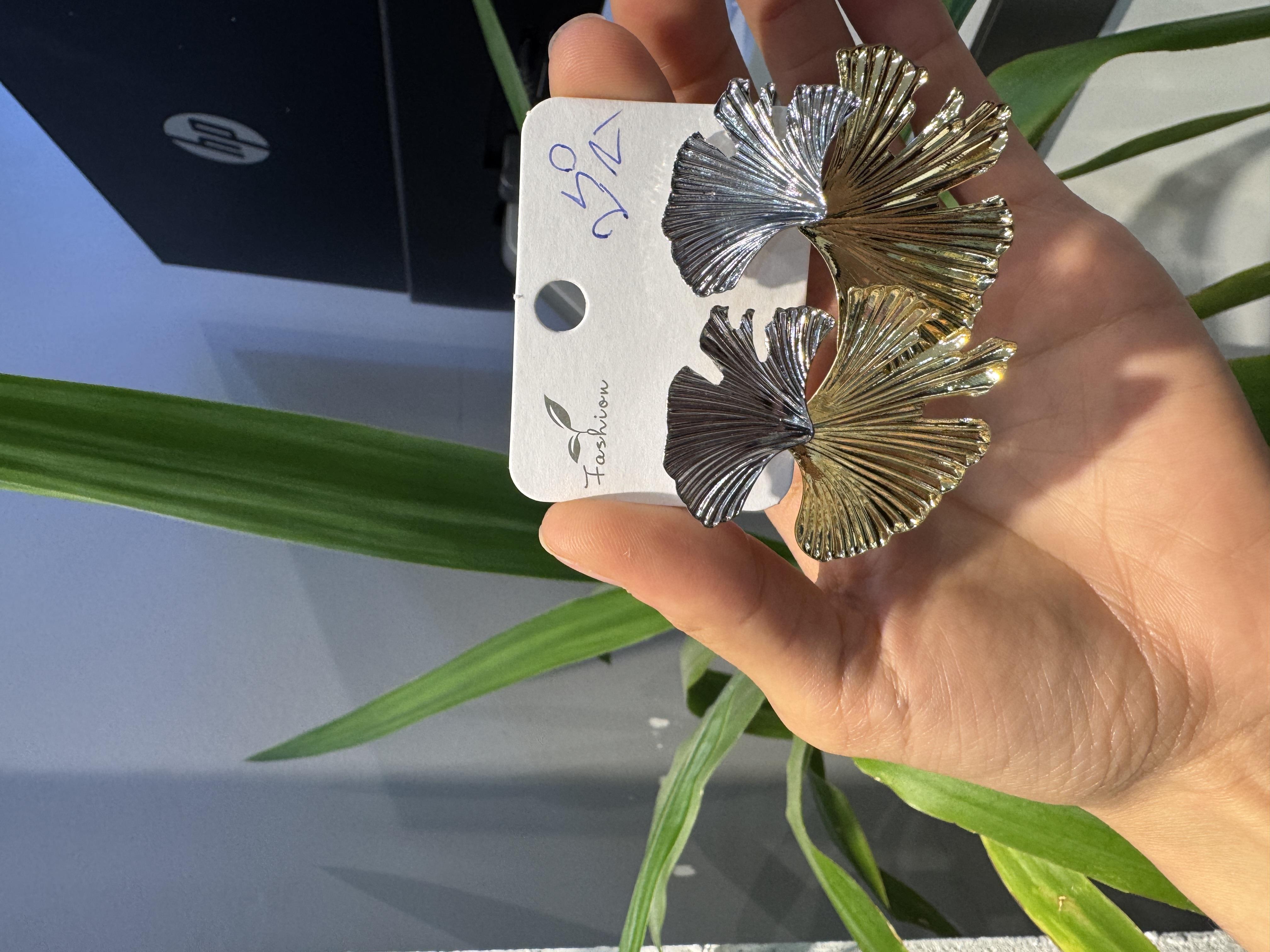 Gold gümüş yonca küpe