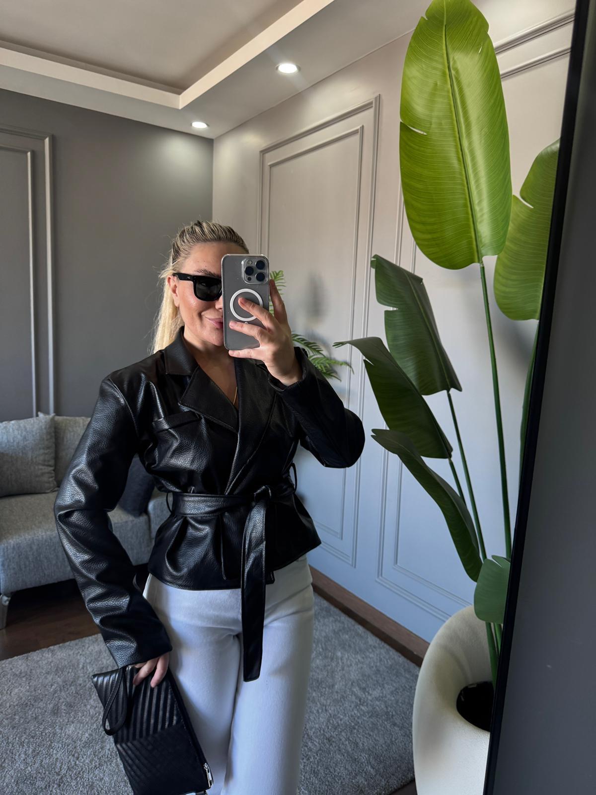 KEMERLİ DERİ CEKET