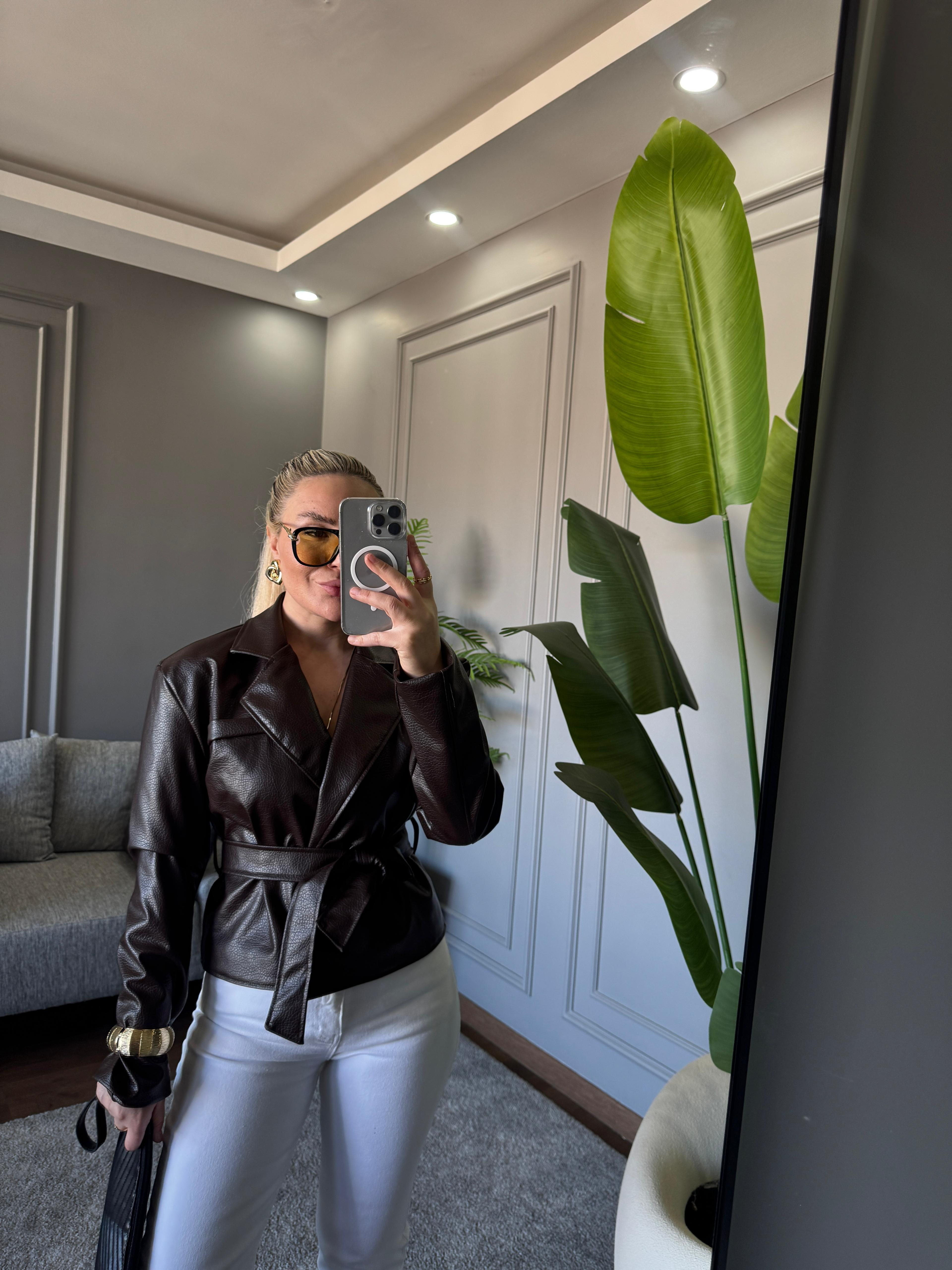 KEMERLİ DERİ CEKET