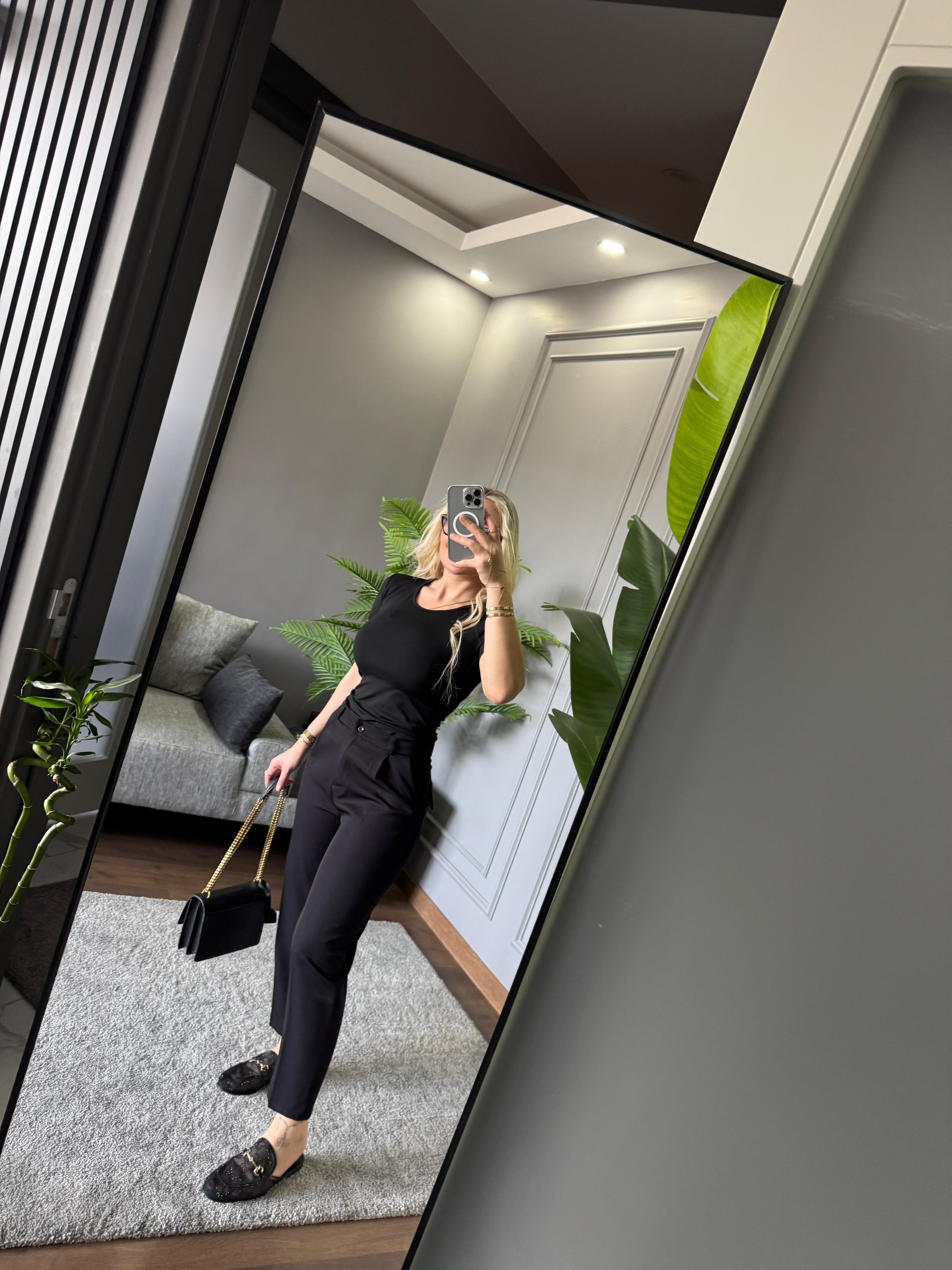 KEMERLİ KUMAŞ PANTOLON 