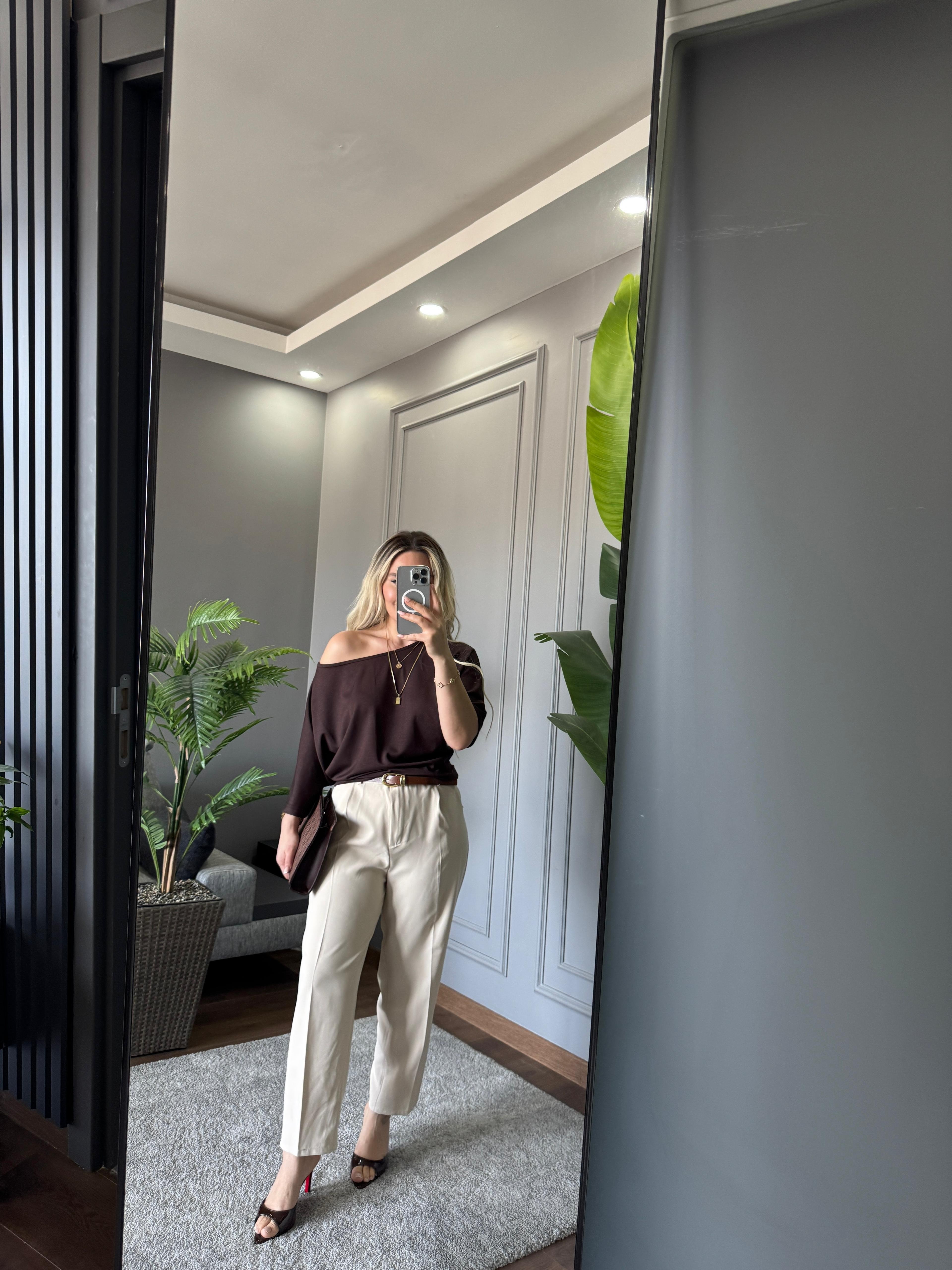 KEMERLİ KUMAŞ PANTOLON 