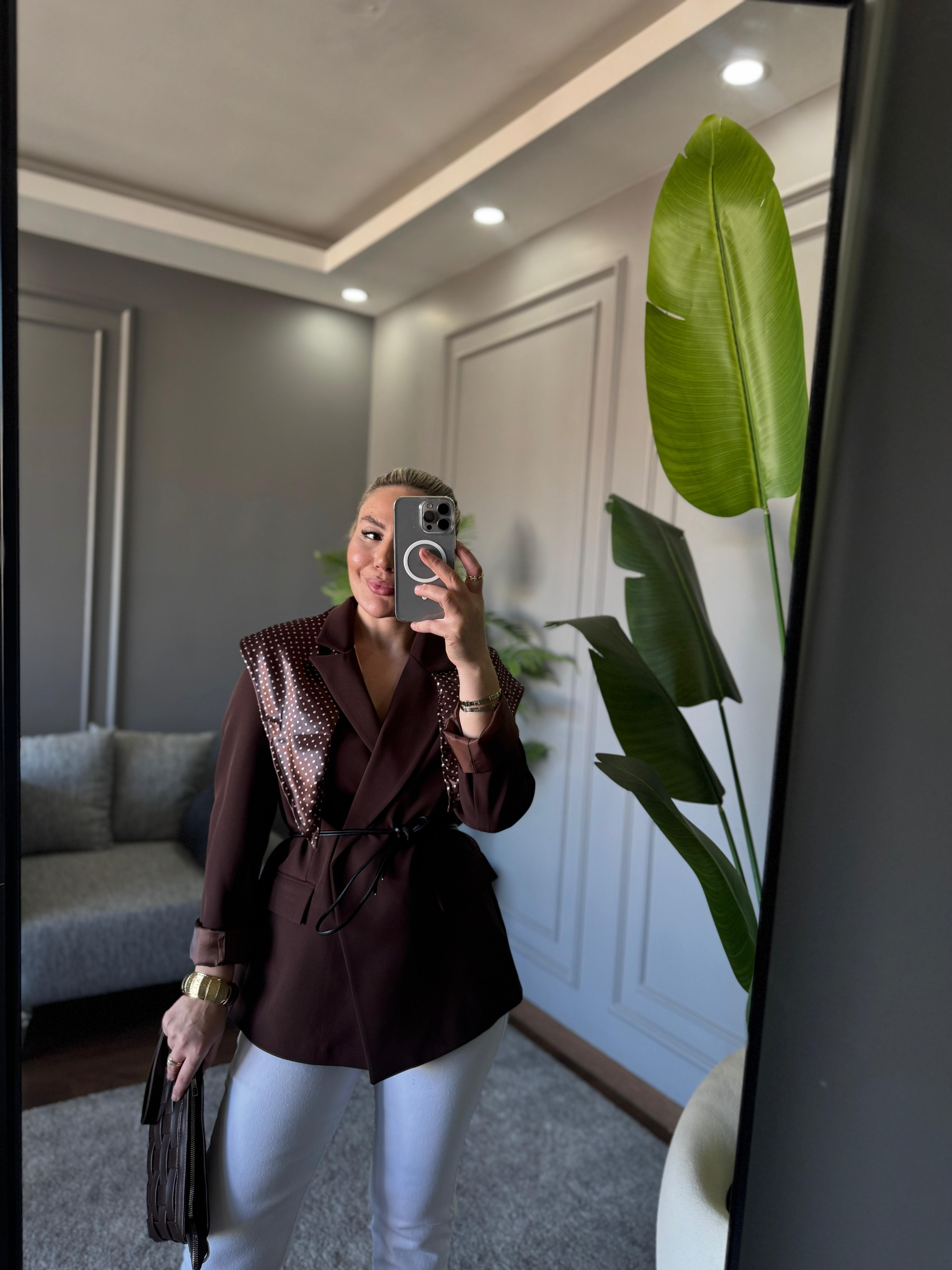 KEMERLİ ŞAL DETAYLI BLAZER