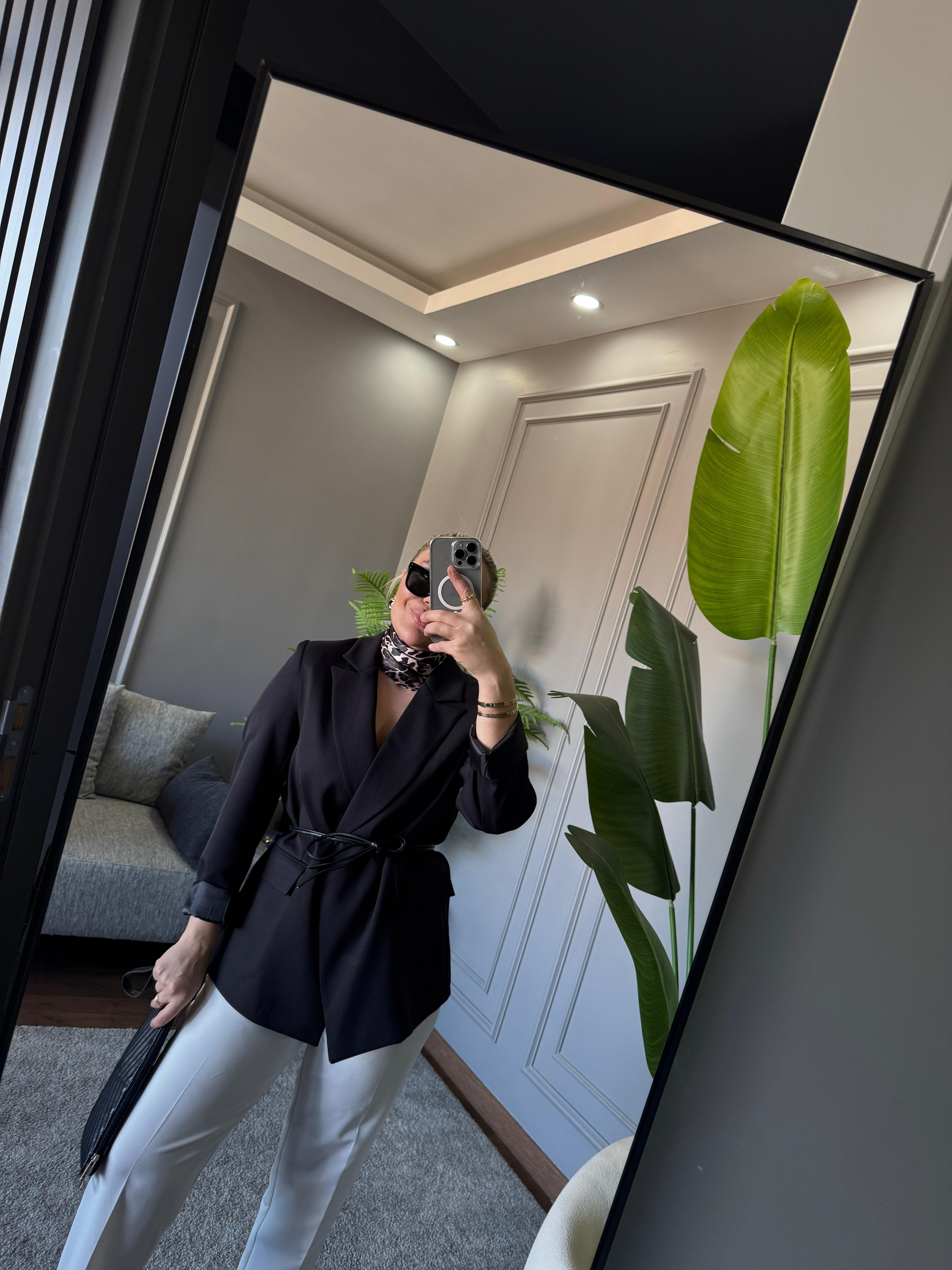 KEMERLİ ŞAL DETAYLI BLAZER