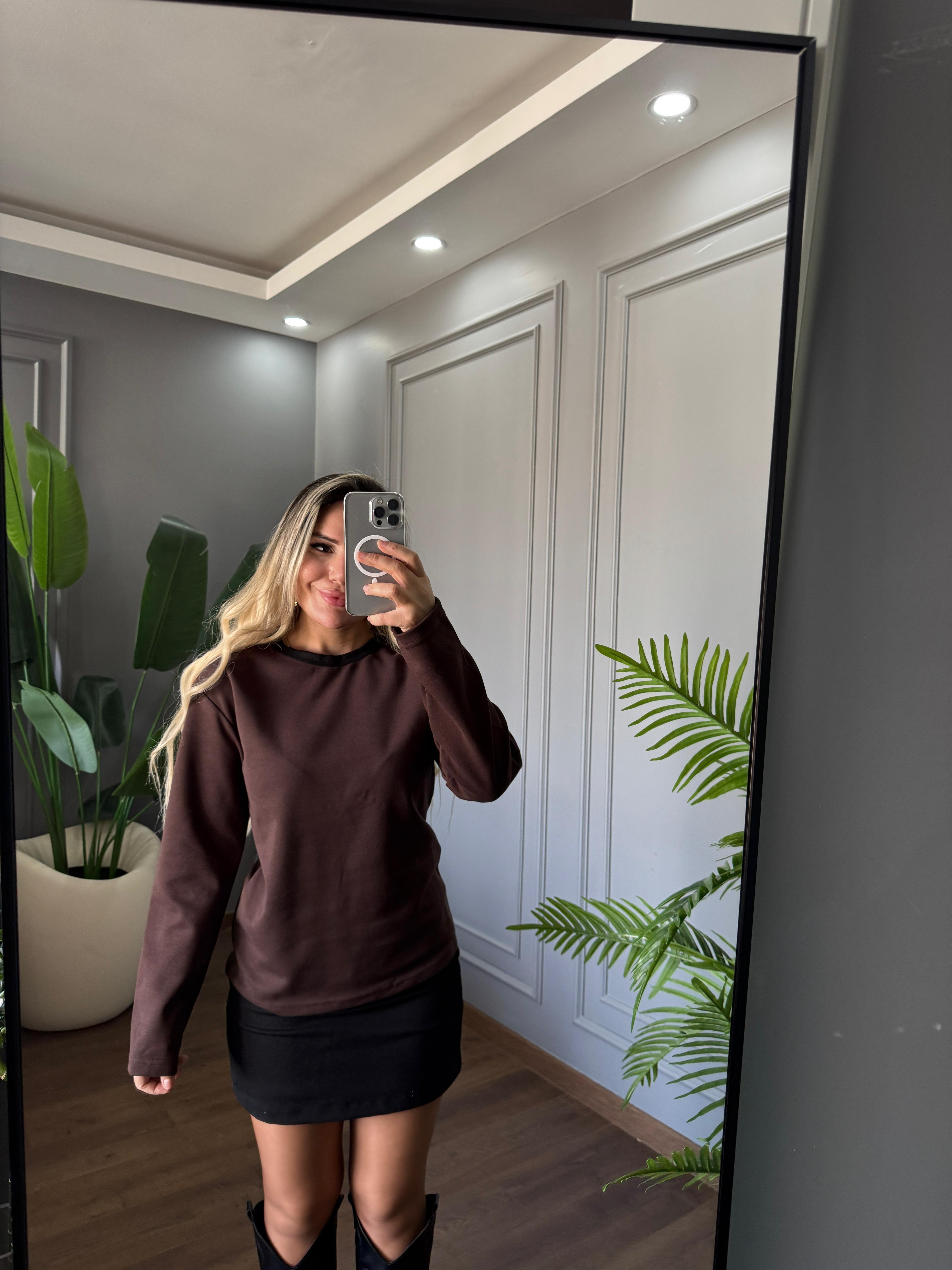 ŞARDONSUZ BİYE DETAYLI SWEAT 