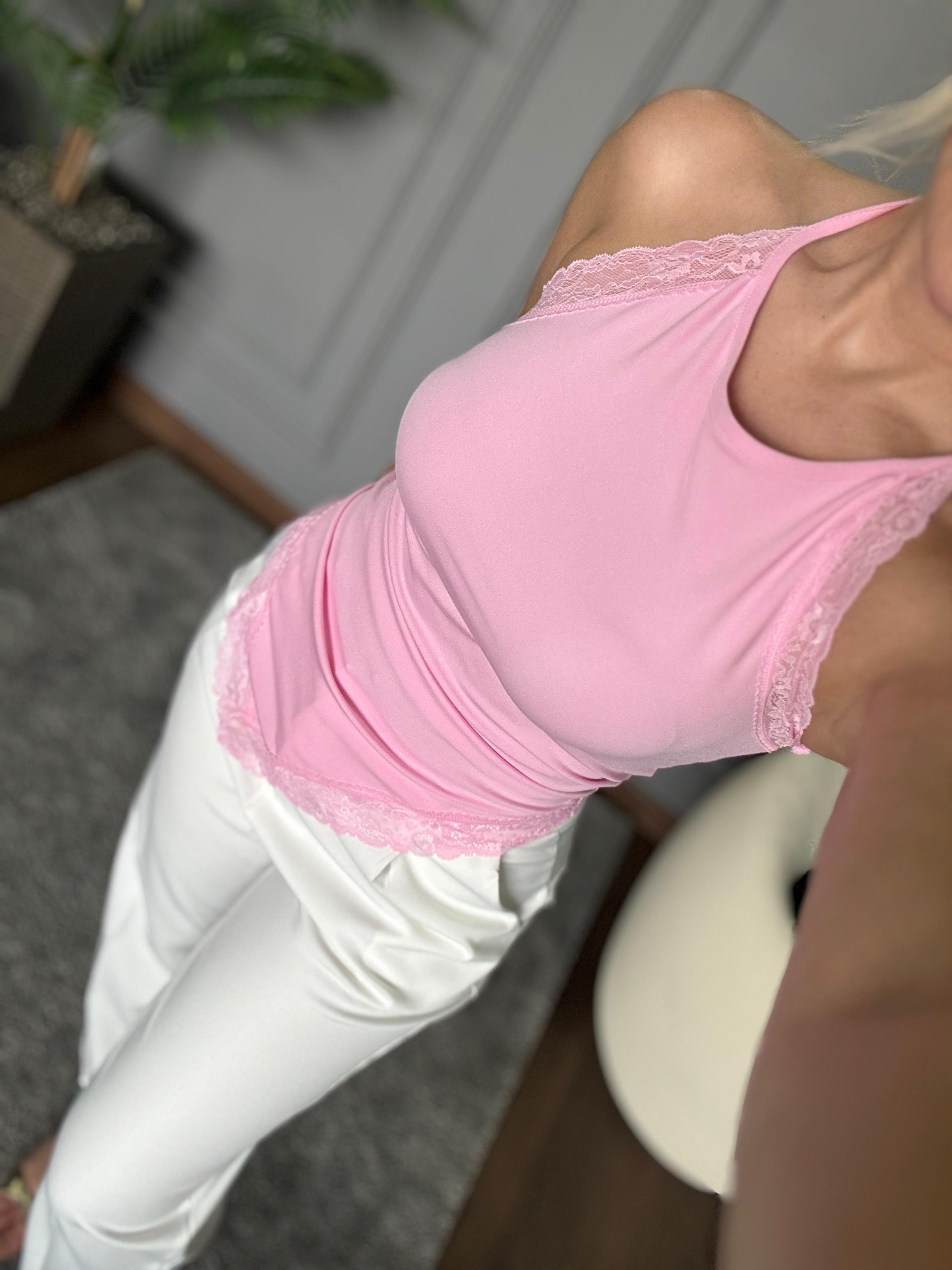 SIRT DETAY DANTELLİ BLUZ