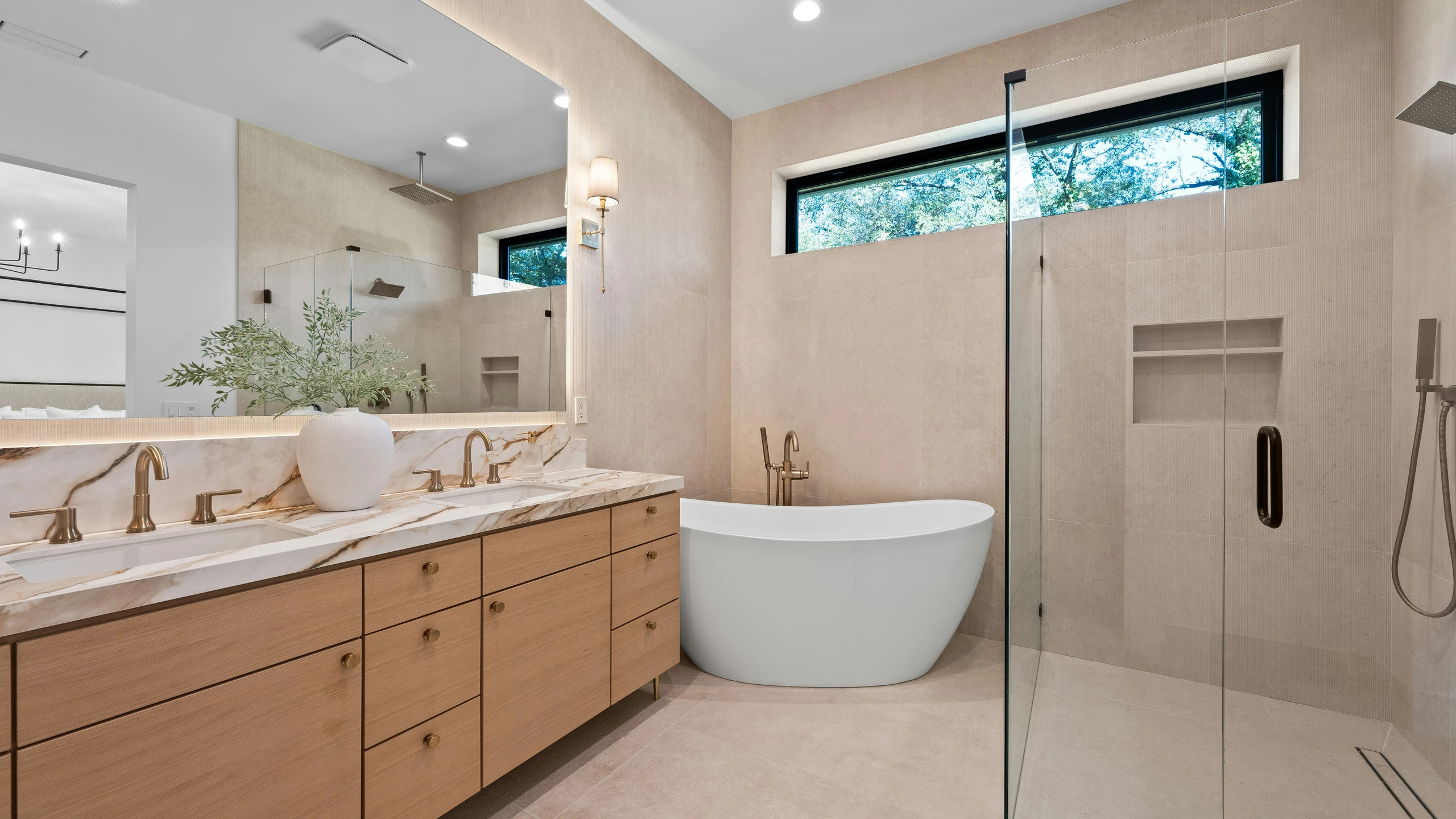 modern banyo dekorasyonu şık küvet modelleri