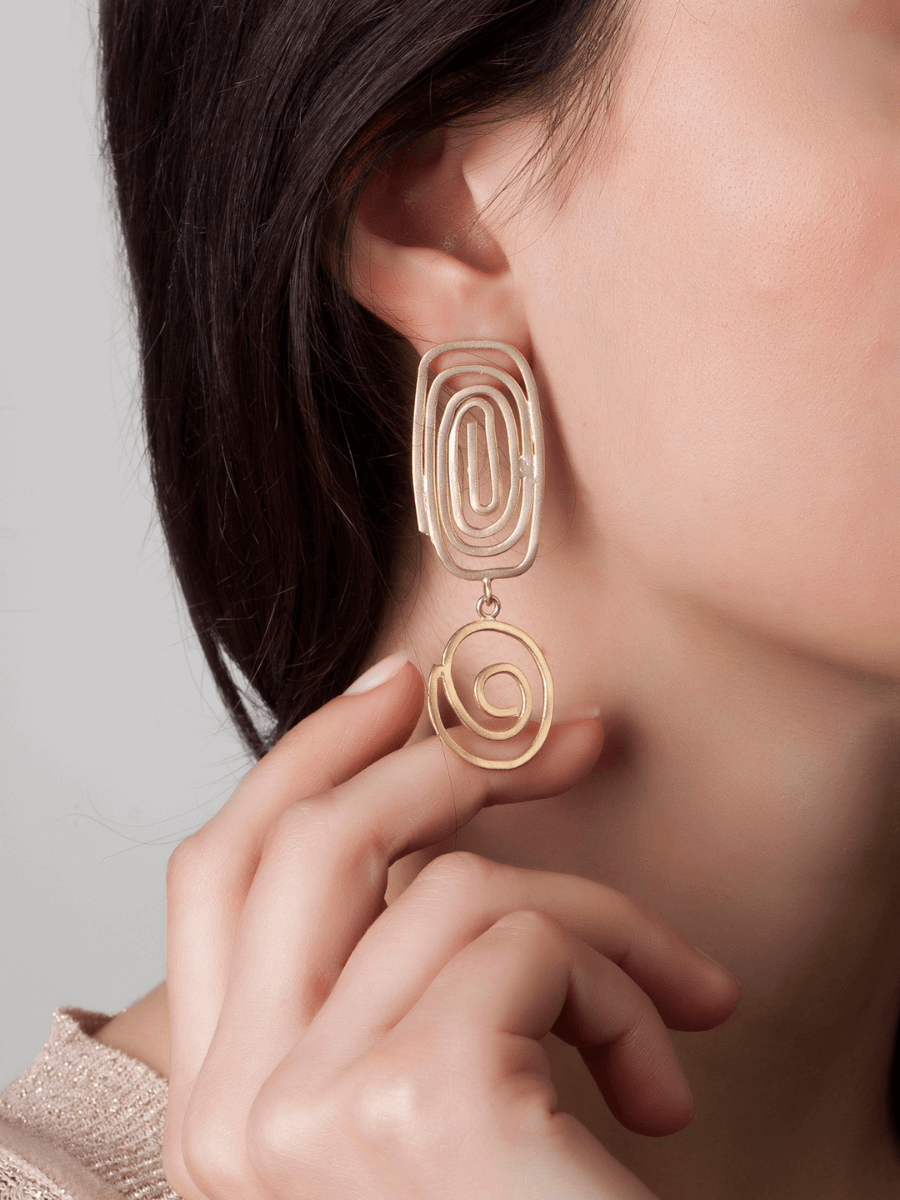 Altı Yuvarlak Spiral Küpe 
