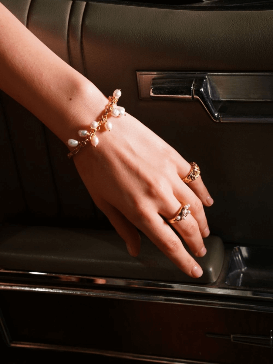 Layda Amorf Mat İncili Bileklik