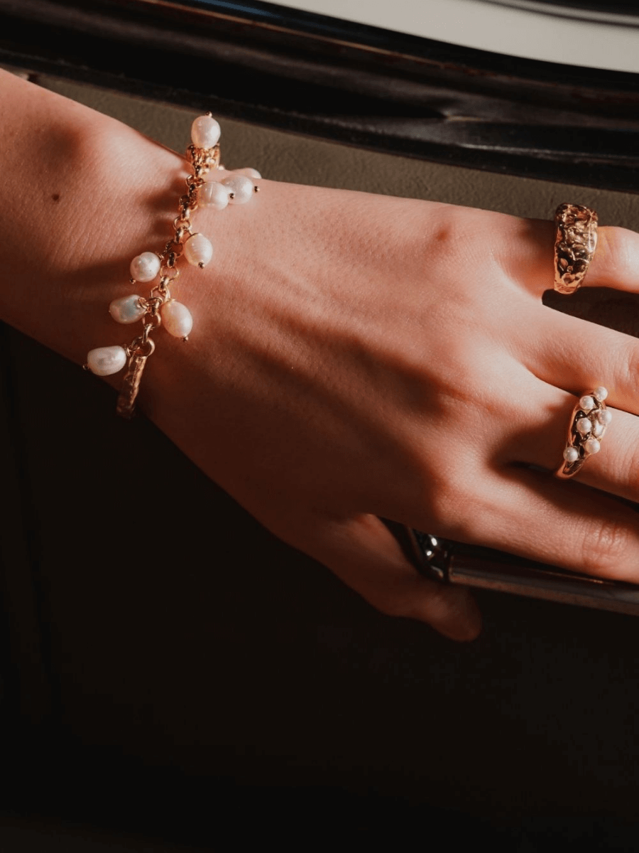 Layda Amorf Mat İncili Bileklik