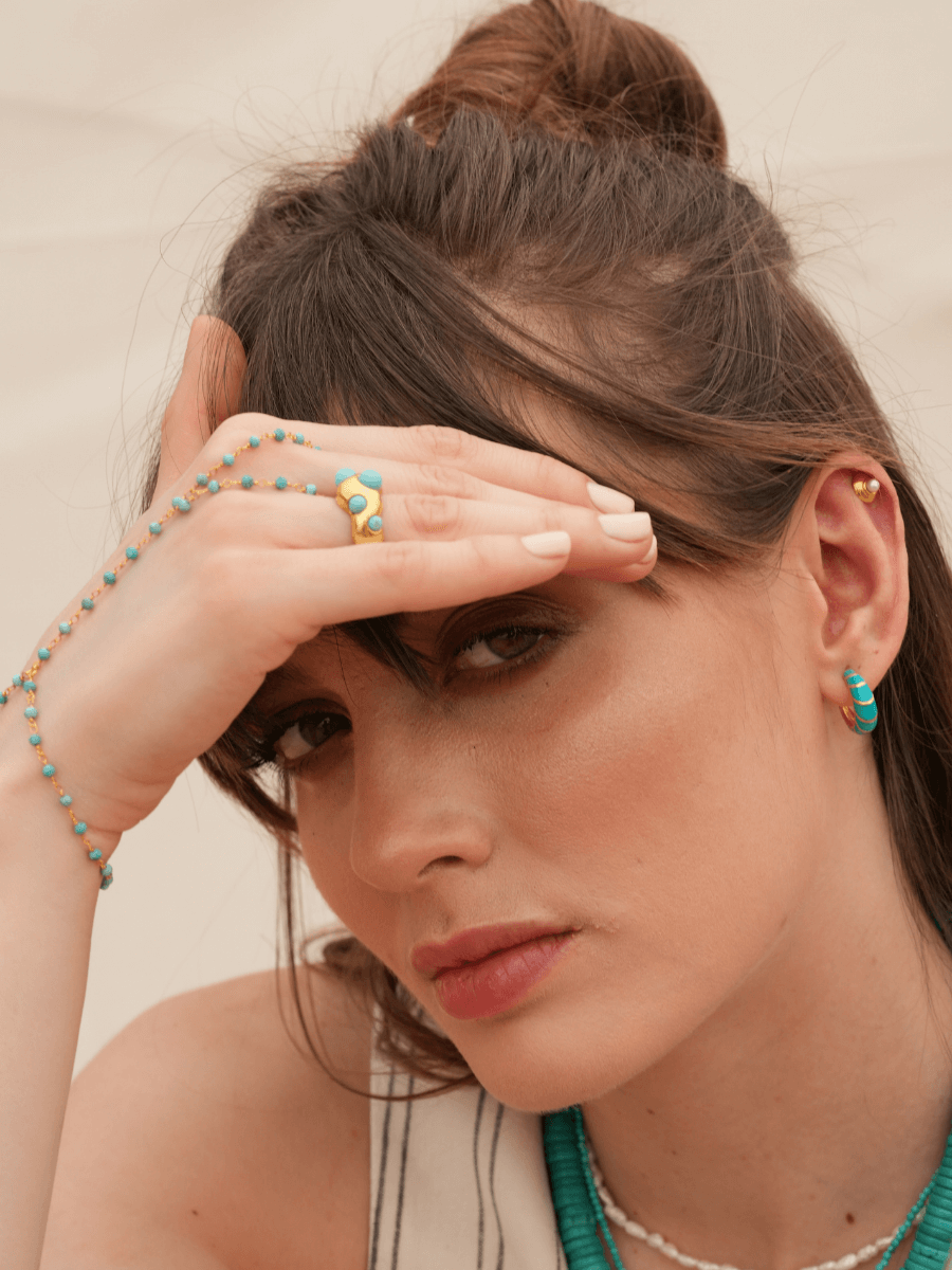 Nomi Turkuaz Şahmeran