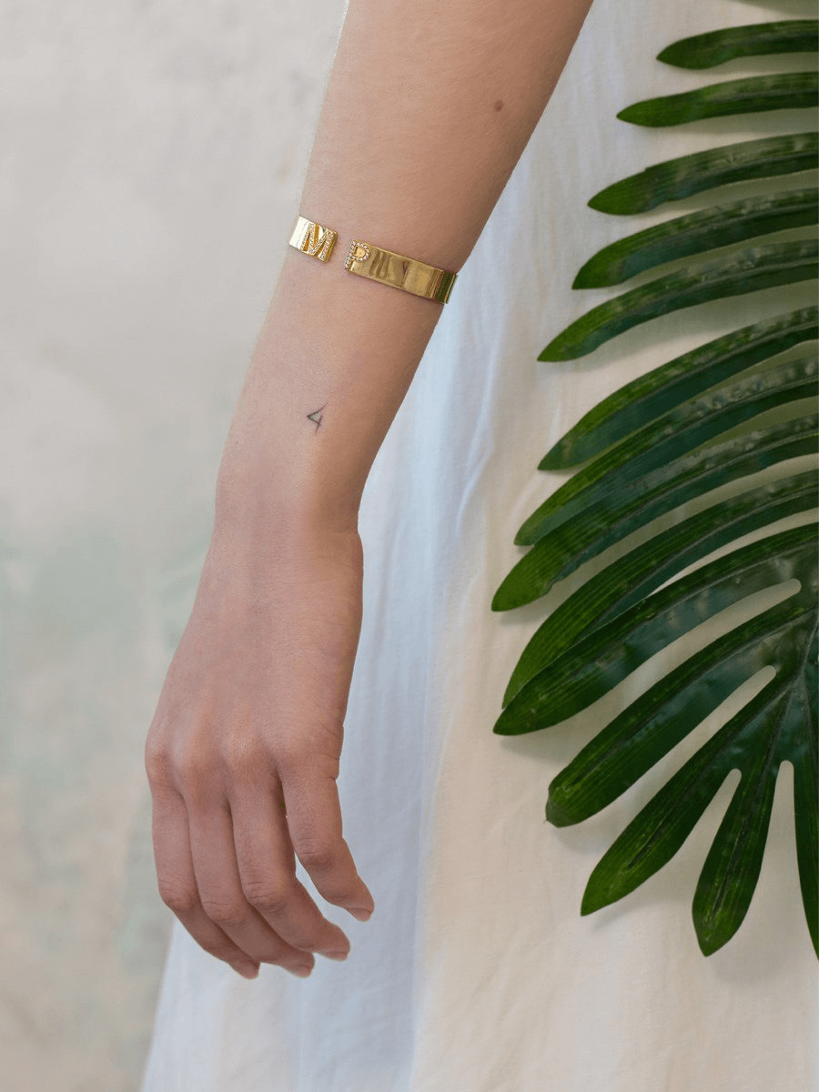 Taşlı Harf Kelepçe Bileklik