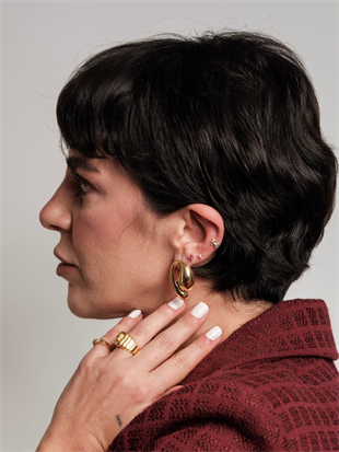 14 Ayar Altın Kırmızı Üç Taşlı Çiçek Tragus Piercing