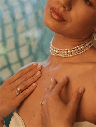 Amour Multi-Pearl Choker