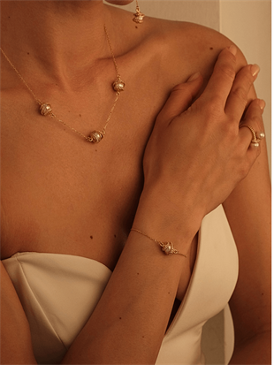 Amour Caged Pearl Chain Bracelet