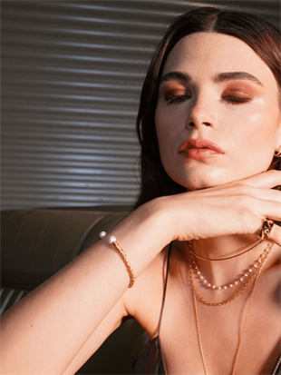 Brey Amorphous Shiny Matte Pearl Cuff