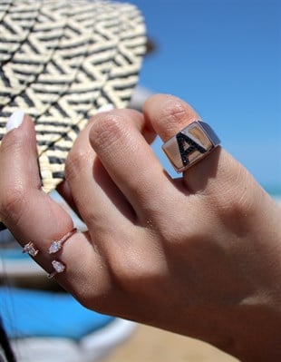 Harfli Serçe Parmak Yüzüğü