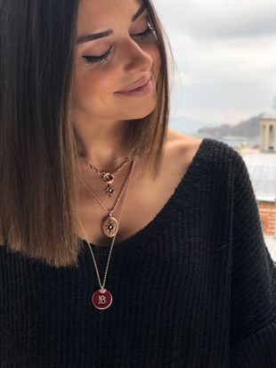 Kutup Yıldızı Kilitli Siyah Taşlı Kolye