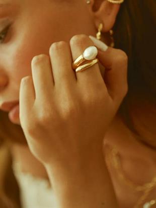 Lisa Baroque Pearl Ring