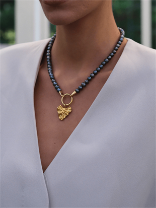 Onos Black Pearl Heart Necklace