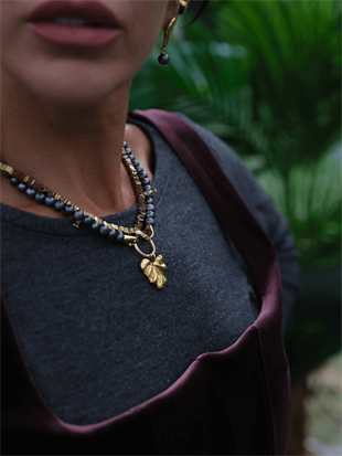 Onos Black Pearl Heart Necklace