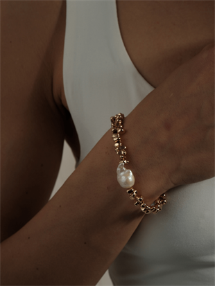 Sirius Baroque Pearl and Hematite Bracelet