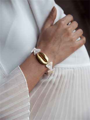 Triangle Mother of Pearl Shell Bracelet