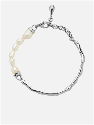 Yira Cuff Pearl Bracelet