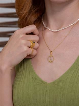 Round Pearl Letter Necklace