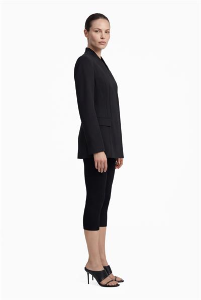 V Yaka Gizli Düğmeli Ve Cepli Vücuda Oturan Blazer  Ceket