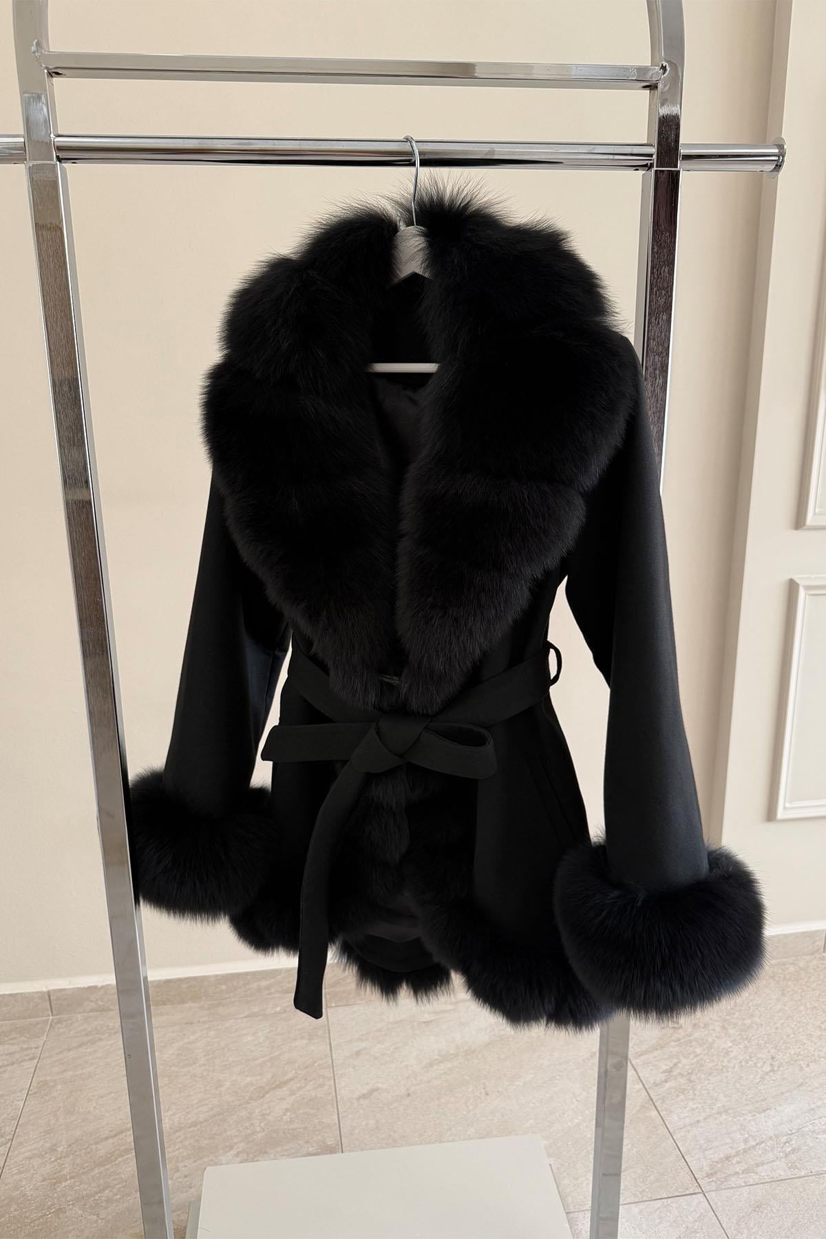 Prenses Model Siyah Kaşmir Kaban